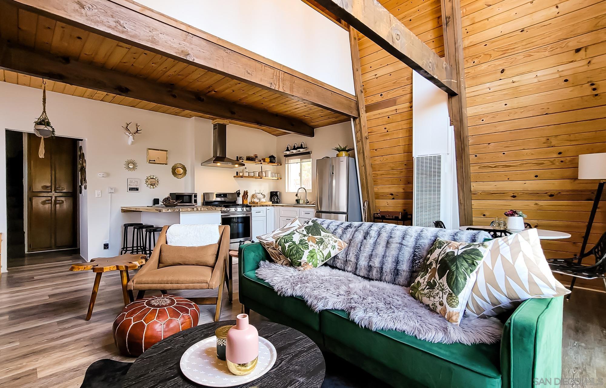 Detail Gallery Image 4 of 36 For 777  Iris Dr, Big Bear Lake,  CA 92315 - 2 Beds | 1 Baths