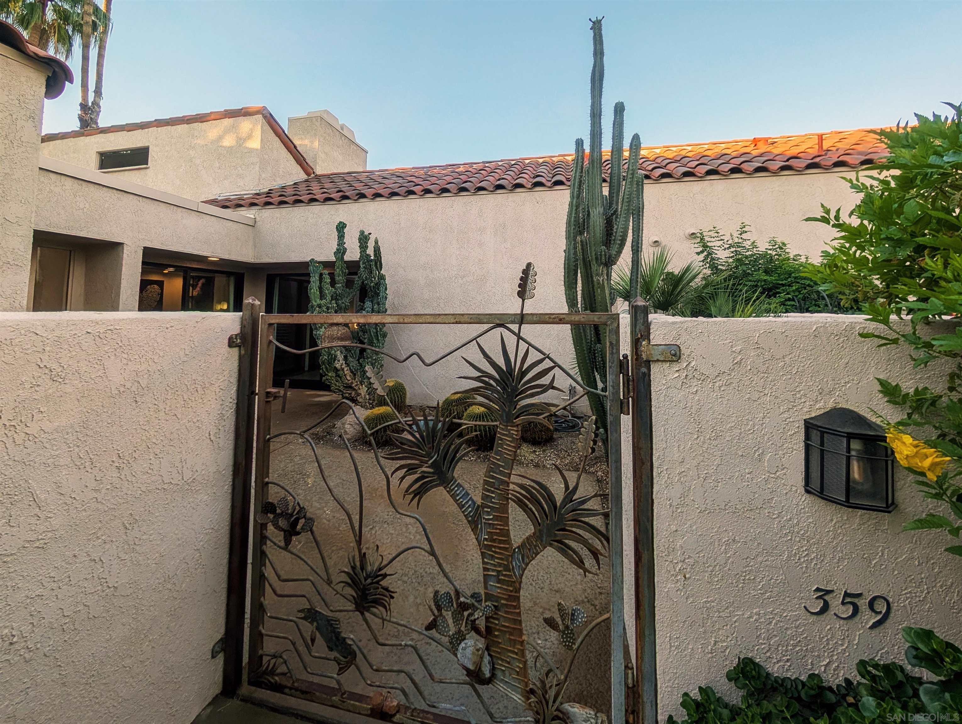 Detail Gallery Image 2 of 49 For 359  Wimbledon Drive, Rancho Mirage,  CA 92270 - 2 Beds | 2 Baths