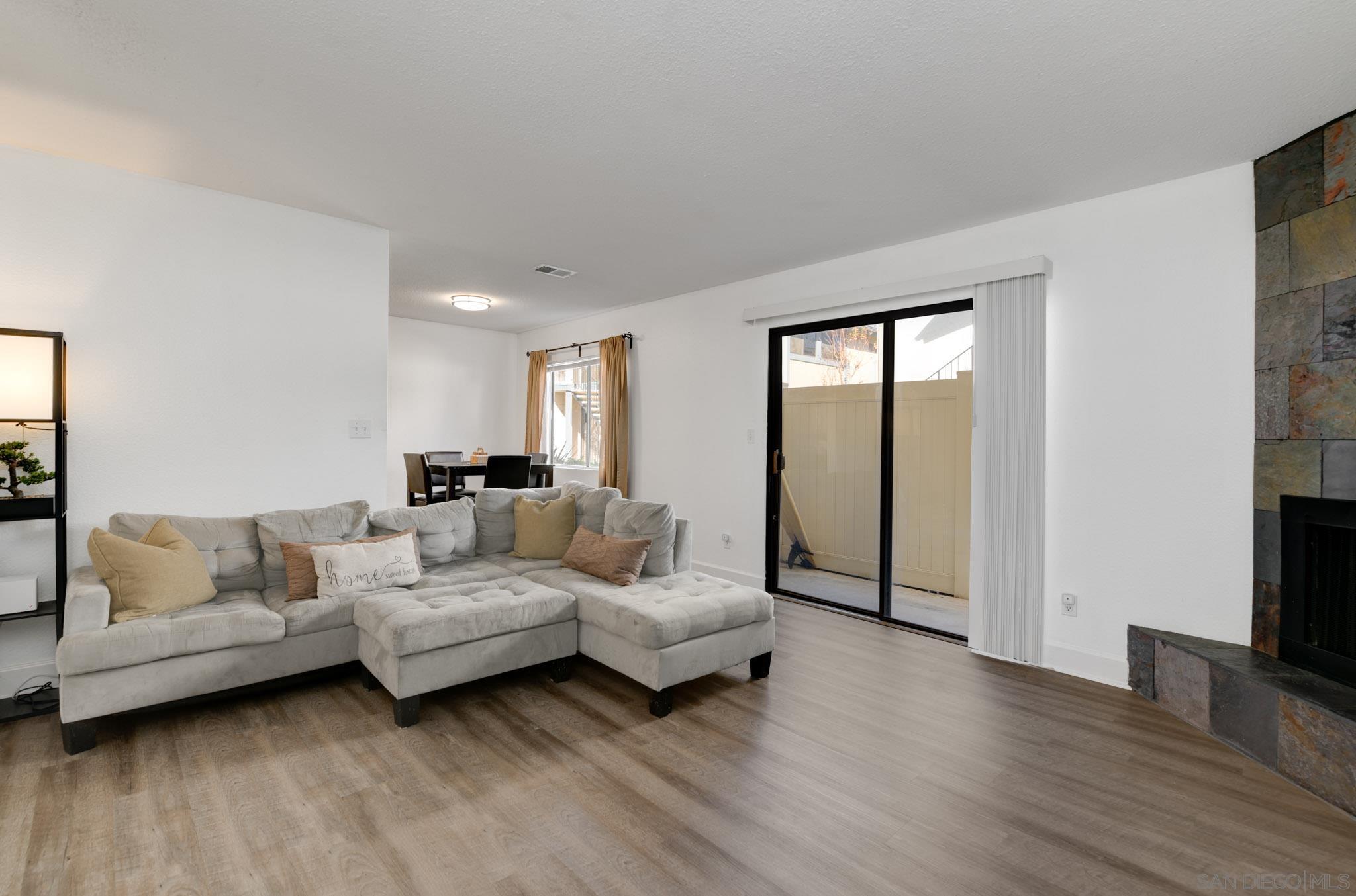 Detail Gallery Image 2 of 28 For 12650  Lakeshore Dr  #149,  Lakeside,  CA 92040 - 2 Beds | 2 Baths