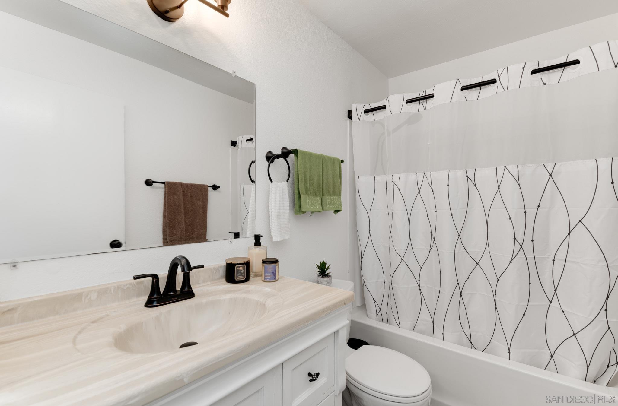 Detail Gallery Image 17 of 28 For 12650  Lakeshore Dr  #149,  Lakeside,  CA 92040 - 2 Beds | 2 Baths