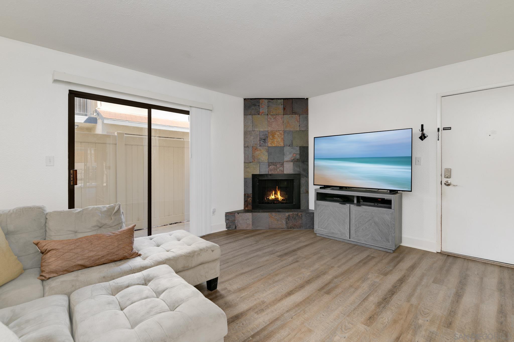 Detail Gallery Image 3 of 28 For 12650  Lakeshore Dr  #149,  Lakeside,  CA 92040 - 2 Beds | 2 Baths