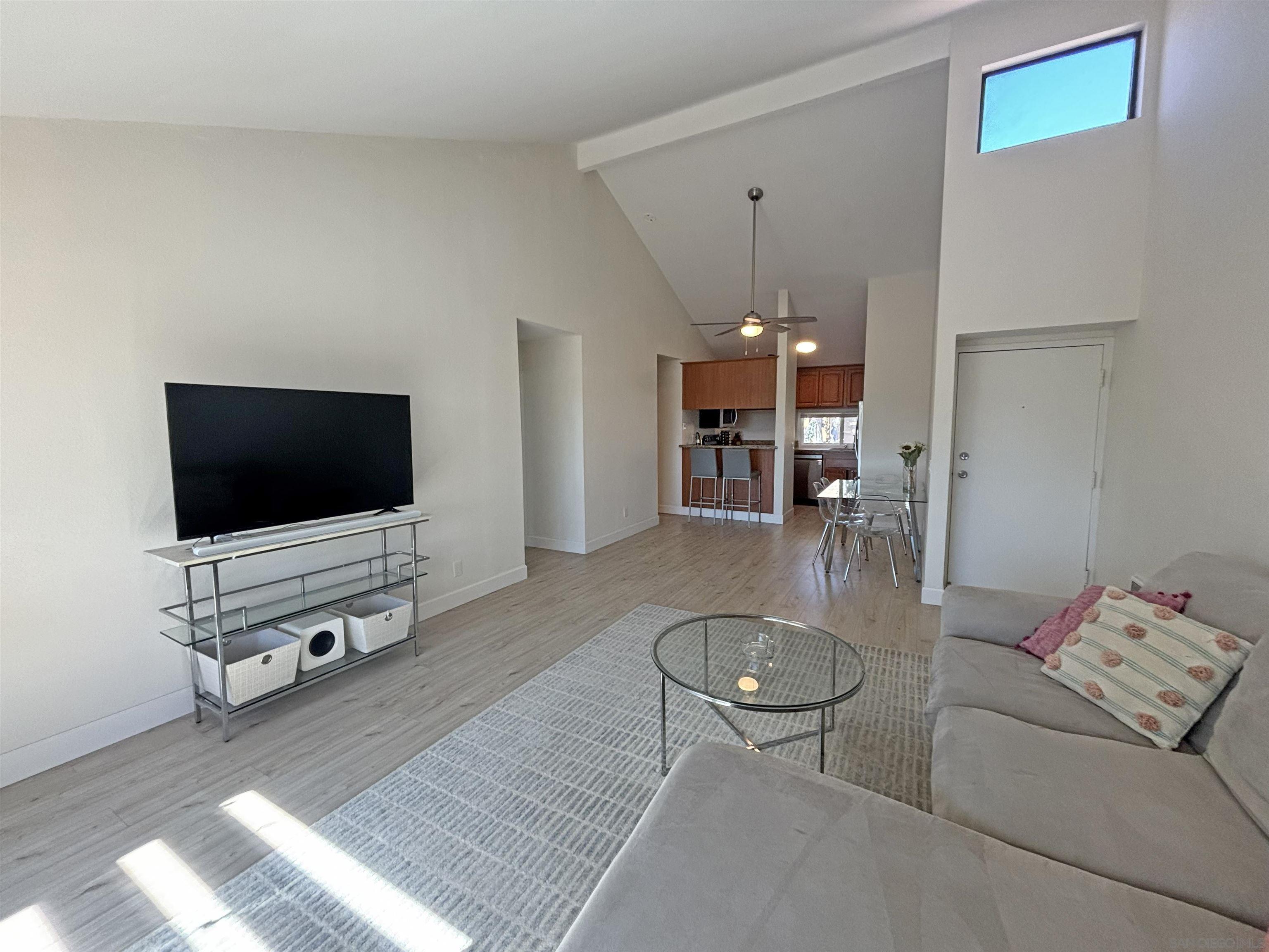 Detail Gallery Image 6 of 19 For 6188  Agee St  #232,  San Diego,  CA 92122 - 2 Beds | 1/1 Baths
