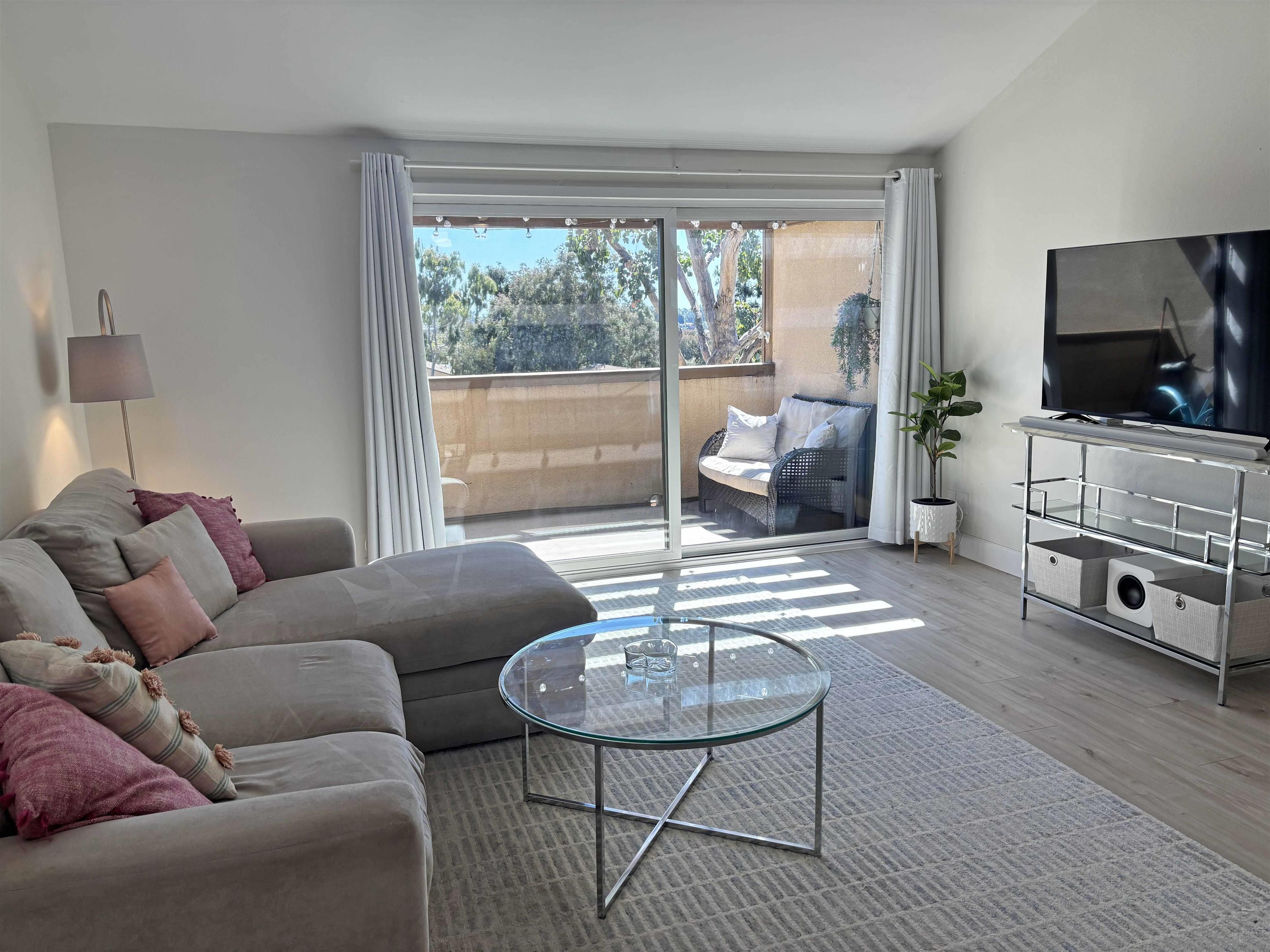 Detail Gallery Image 7 of 19 For 6188  Agee St  #232,  San Diego,  CA 92122 - 2 Beds | 1/1 Baths
