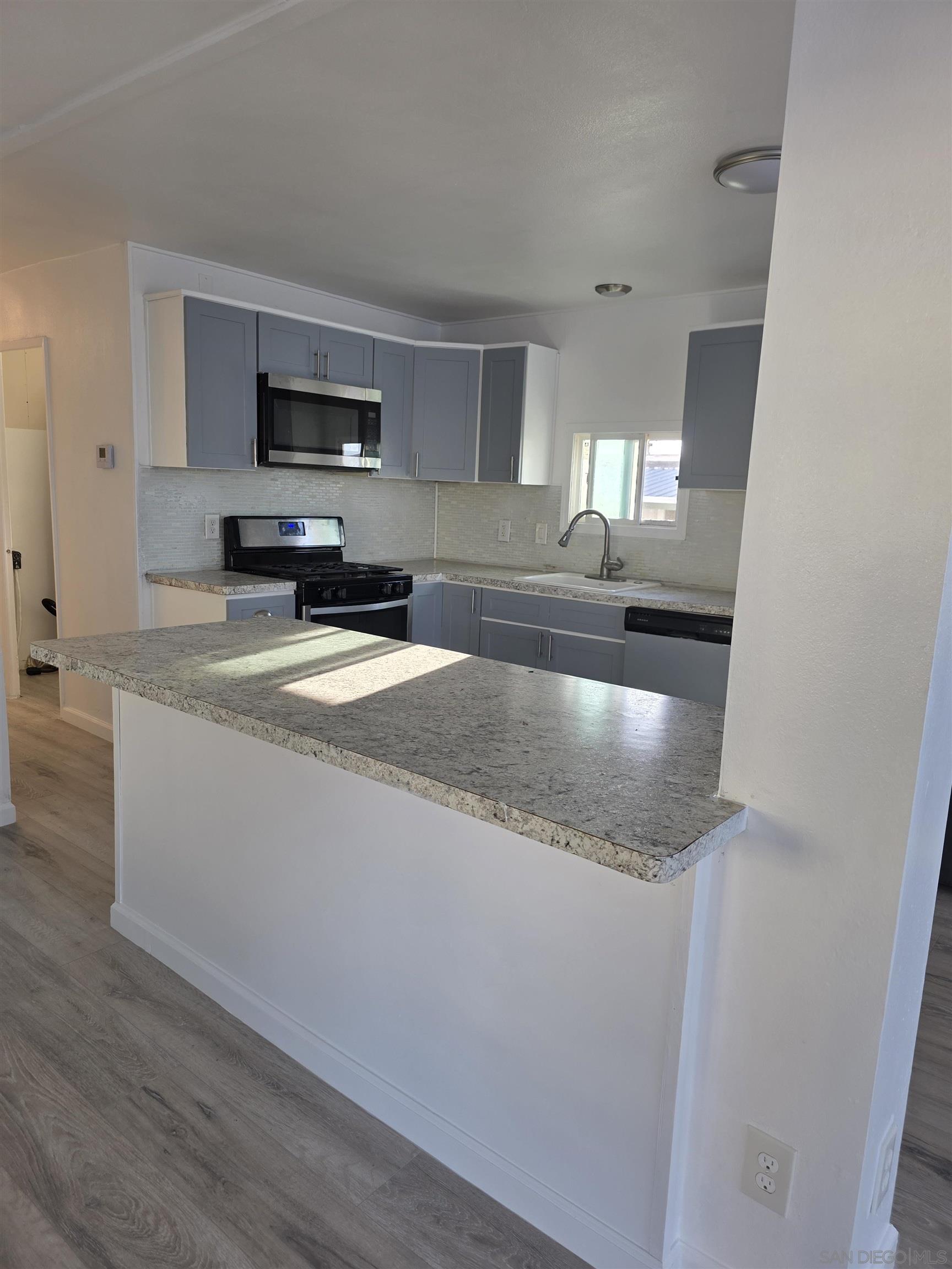 Front Image Thumbnail for SD260006107