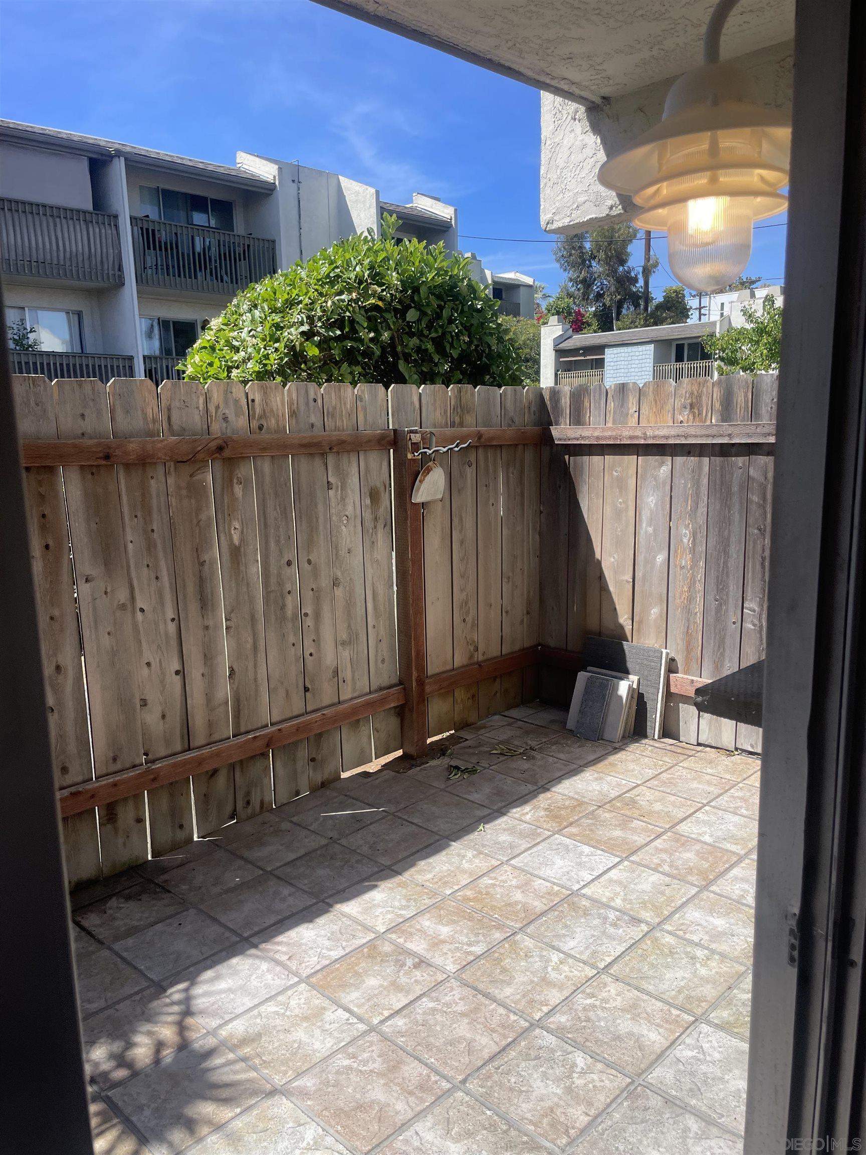 Detail Gallery Image 7 of 23 For 3282  Berger Avenue  #UNIT D5,  San Diego,  CA 92123 - 2 Beds | 1/1 Baths