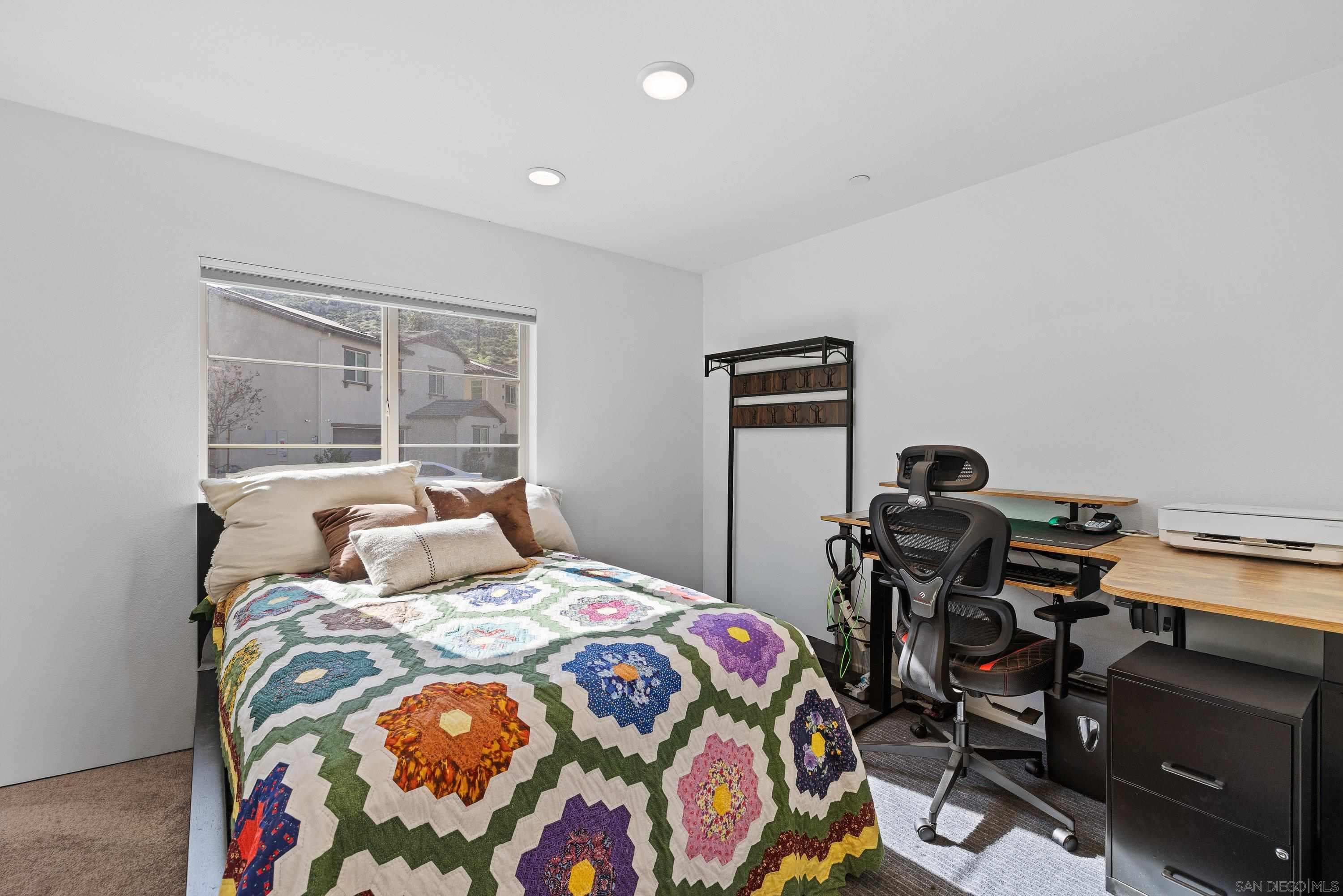 Detail Gallery Image 14 of 57 For 24060  Raptor Way, Lake Elsinore,  CA 92532 - 4 Beds | 2/1 Baths