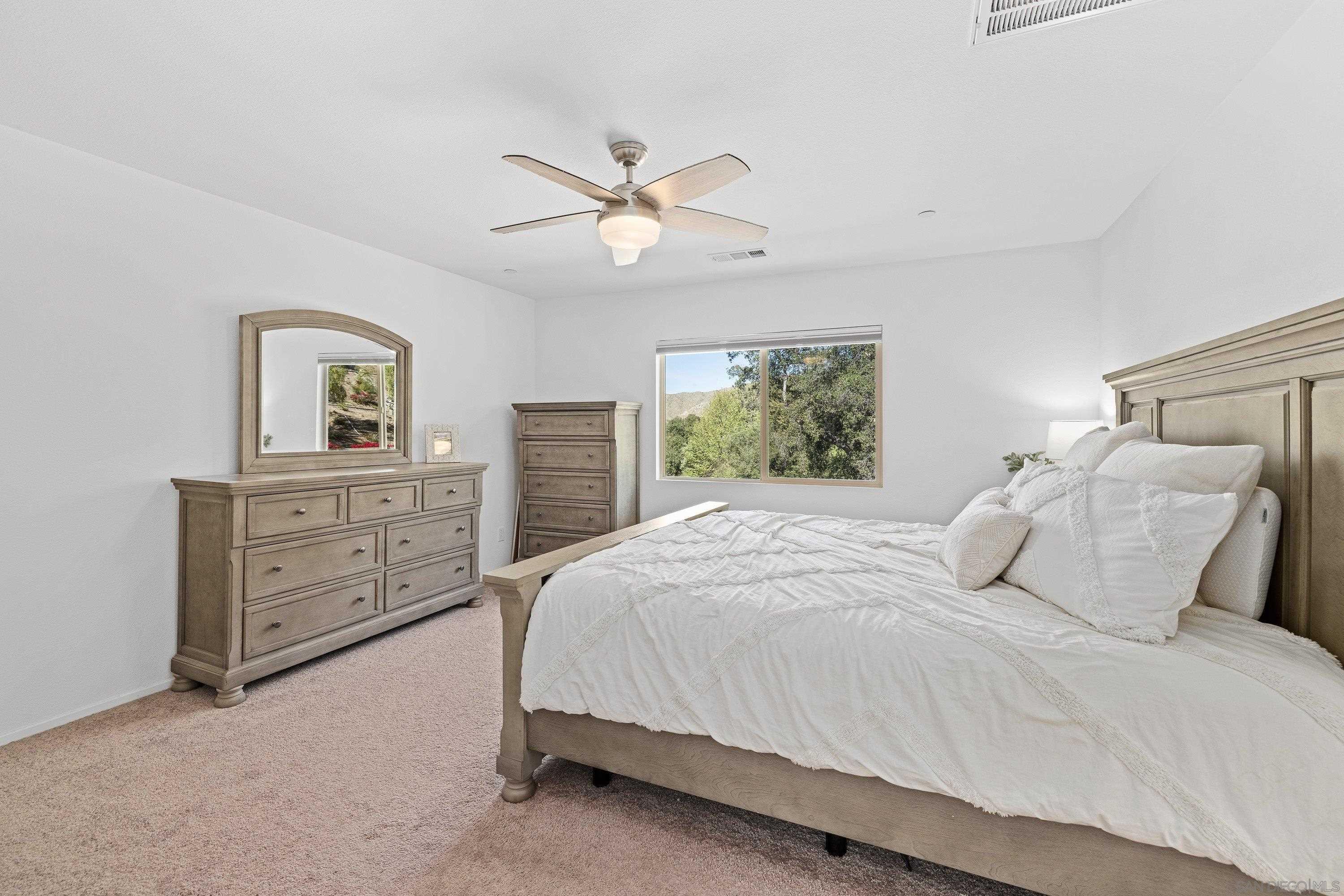 Detail Gallery Image 18 of 57 For 24060  Raptor Way, Lake Elsinore,  CA 92532 - 4 Beds | 2/1 Baths