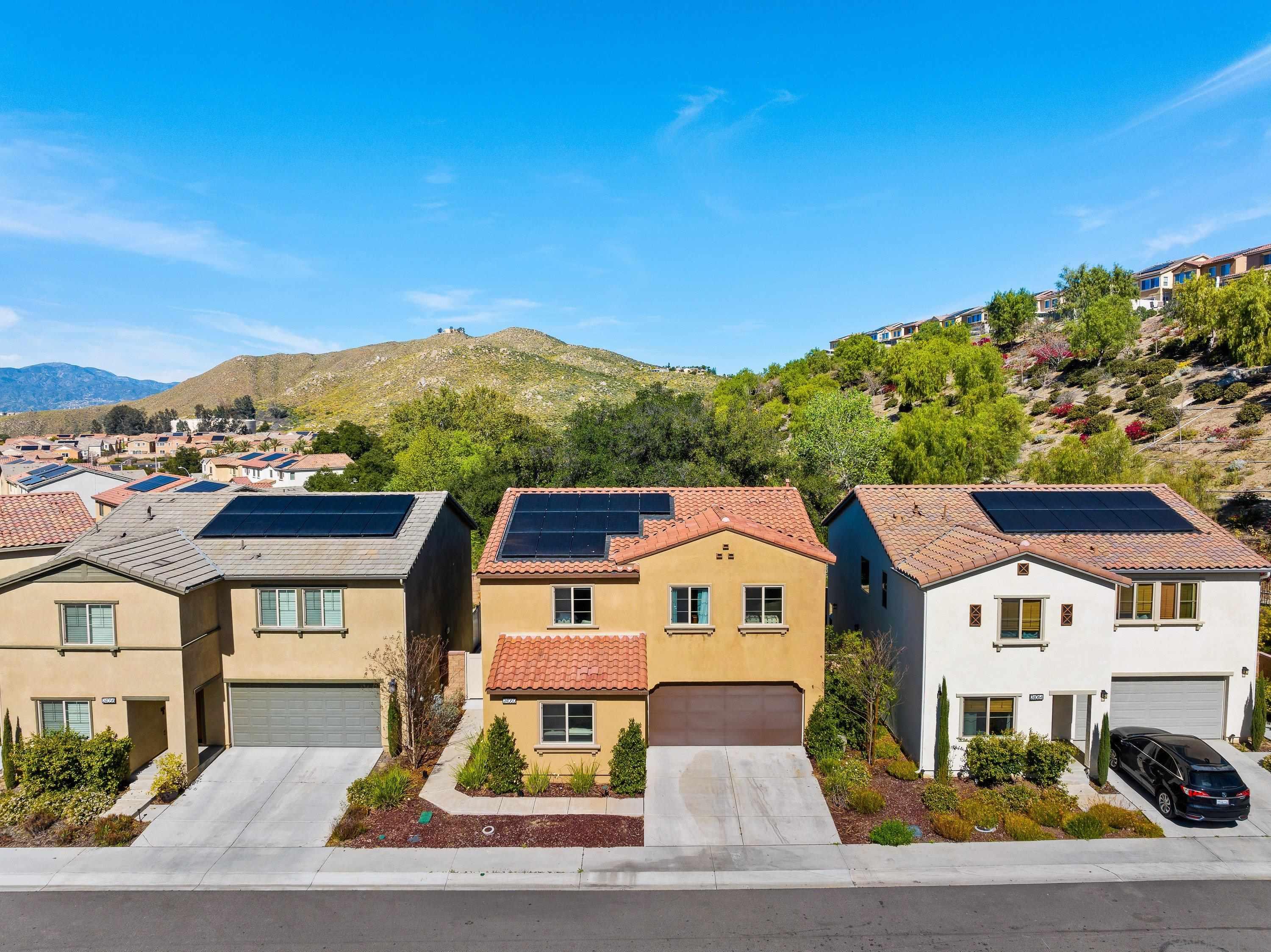 Detail Gallery Image 3 of 57 For 24060  Raptor Way, Lake Elsinore,  CA 92532 - 4 Beds | 2/1 Baths