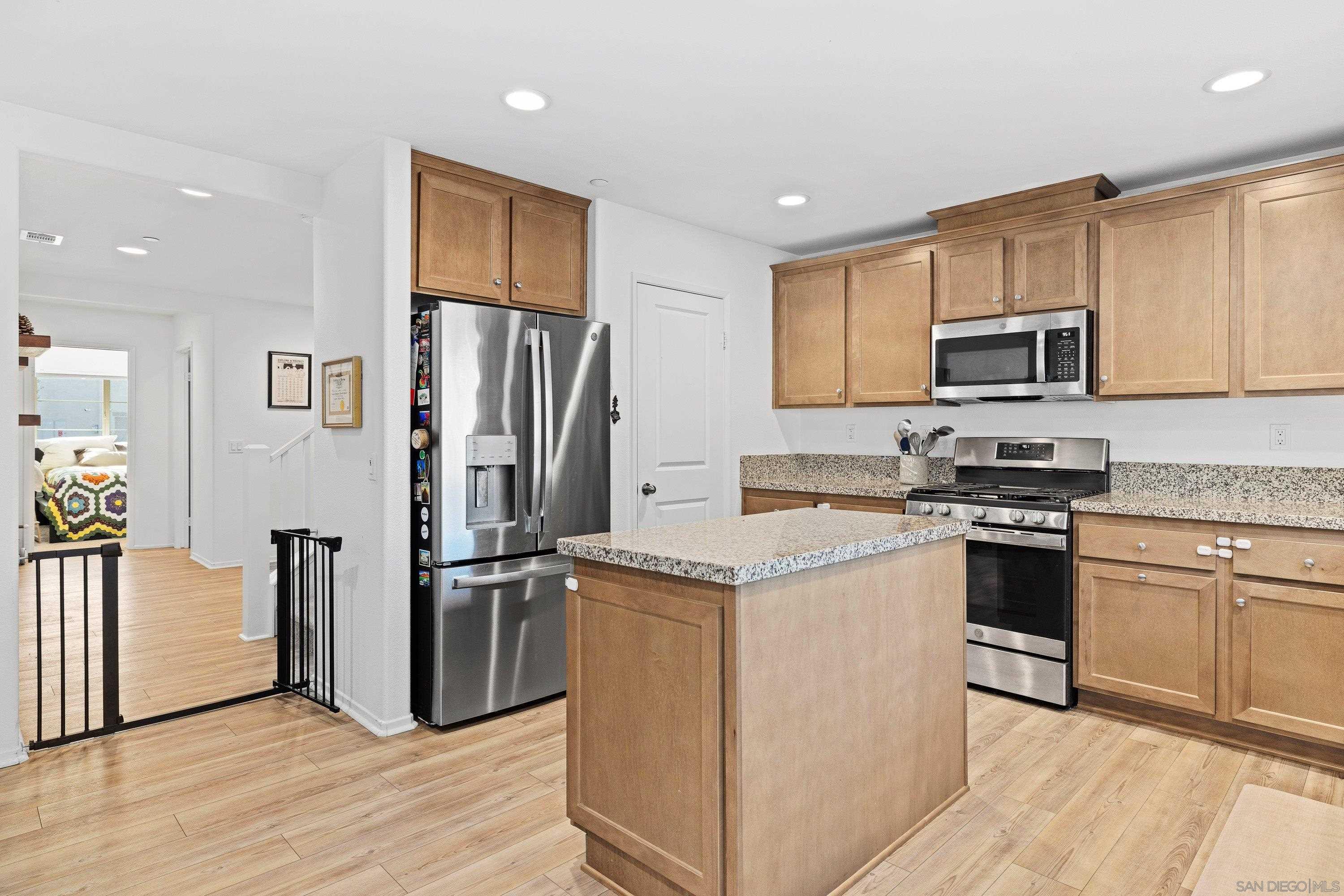 Detail Gallery Image 6 of 57 For 24060  Raptor Way, Lake Elsinore,  CA 92532 - 4 Beds | 2/1 Baths