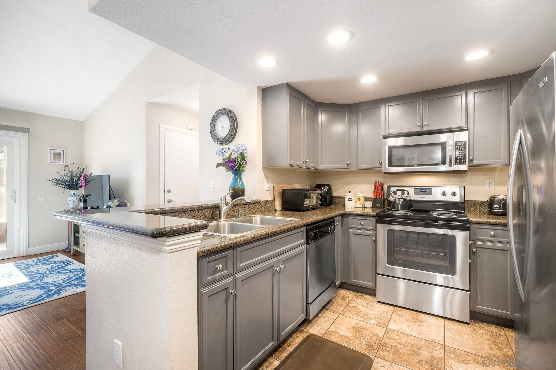 Detail Gallery Image 12 of 31 For 15293  Maturin Dr  #91,  San Diego,  CA 92127 - 1 Beds | 1 Baths