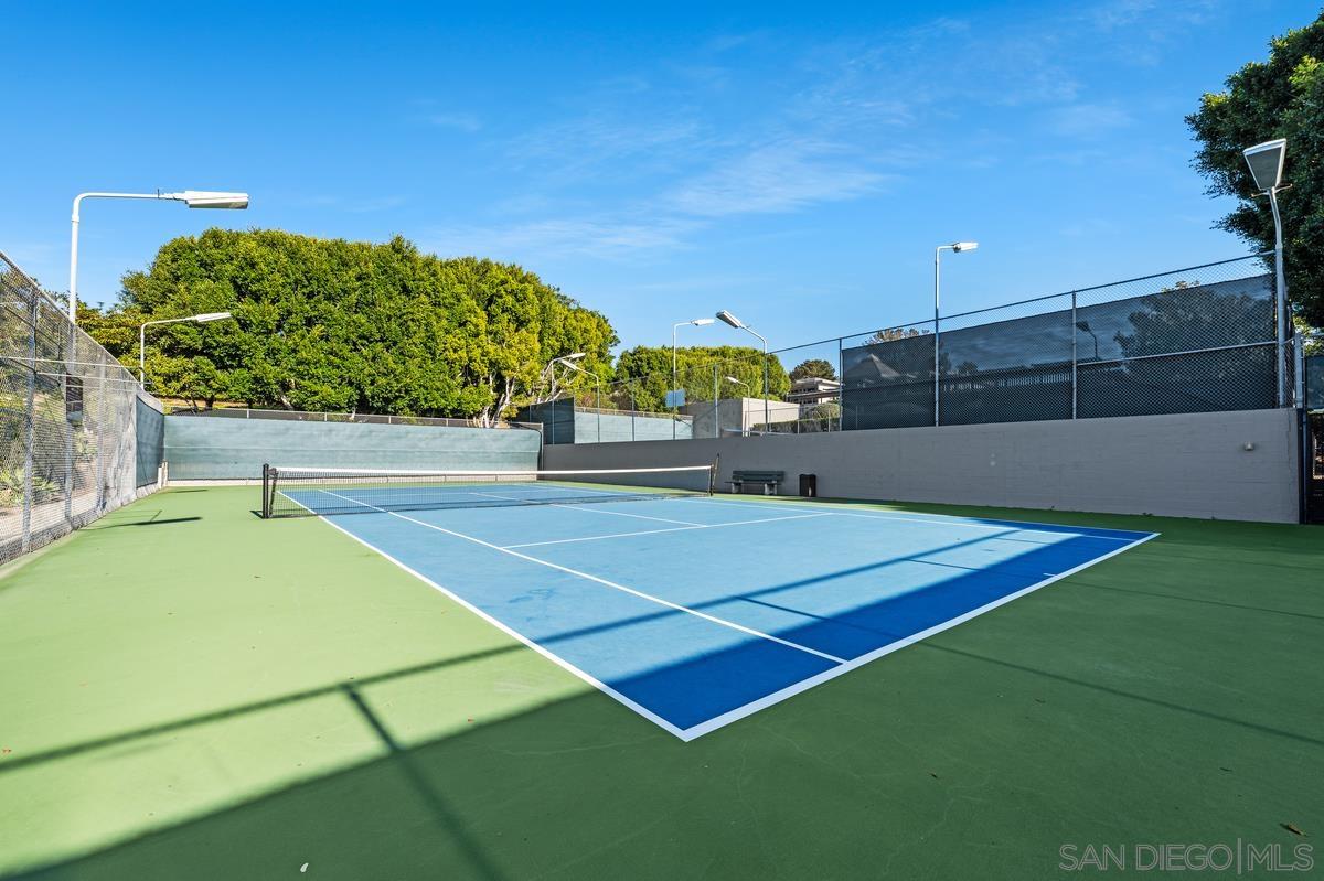 Detail Gallery Image 18 of 20 For 2047  Caminito Circulo Norte, La Jolla,  CA 92037 - 3 Beds | 2/1 Baths