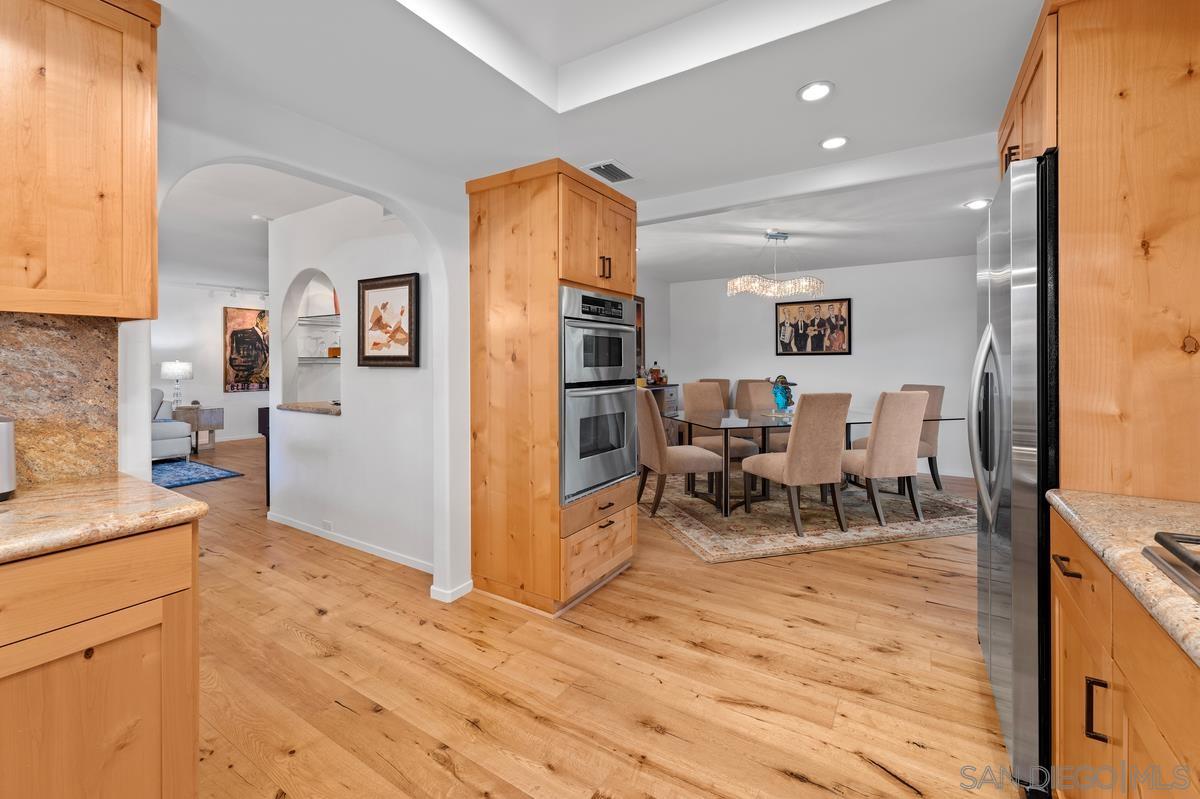 Detail Gallery Image 8 of 20 For 2047  Caminito Circulo Norte, La Jolla,  CA 92037 - 3 Beds | 2/1 Baths