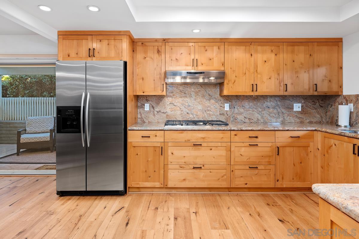 Detail Gallery Image 10 of 20 For 2047  Caminito Circulo Norte, La Jolla,  CA 92037 - 3 Beds | 2/1 Baths