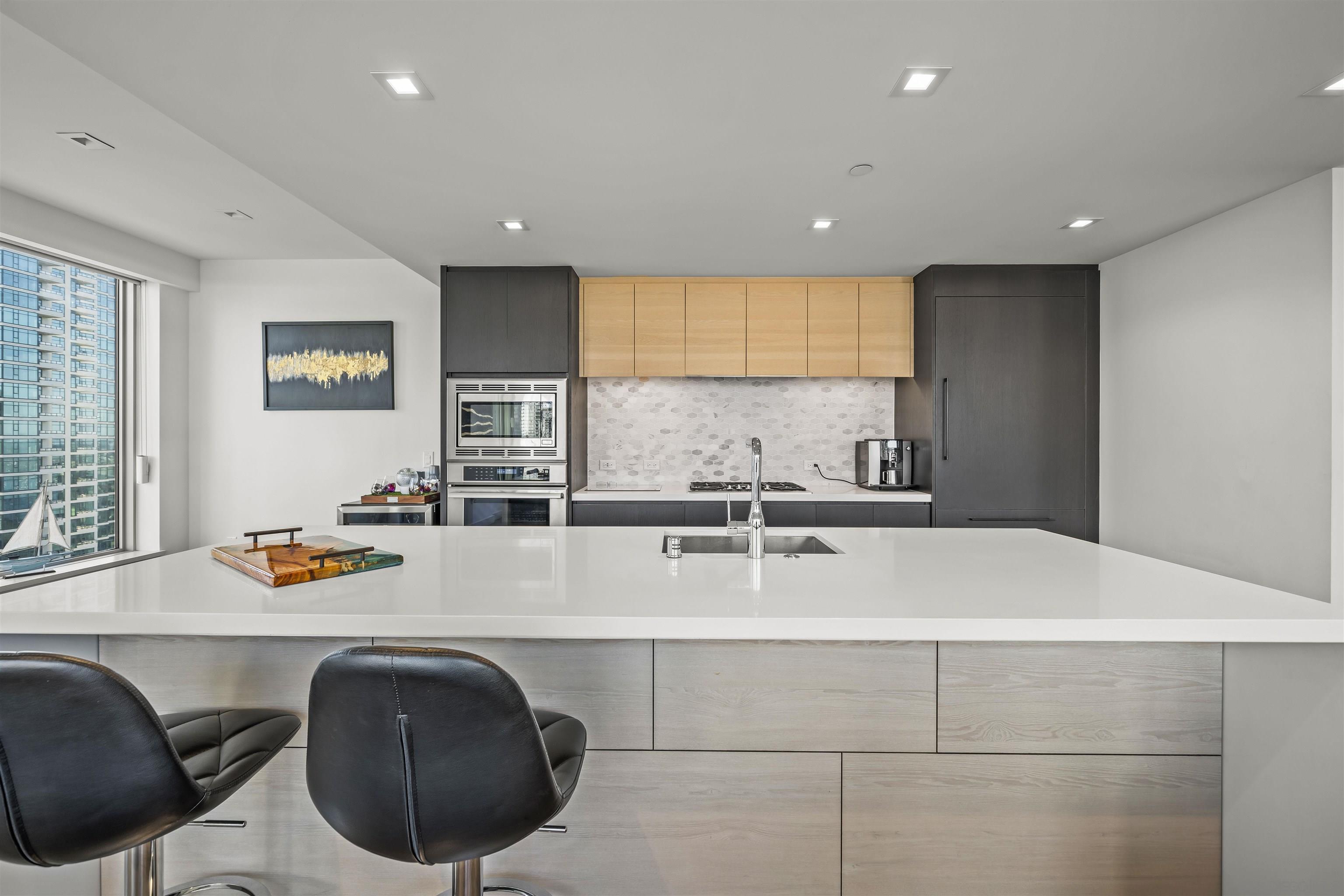 Detail Gallery Image 12 of 48 For 1388  Kettner Blvd  #1706,  San Diego,  CA 92101 - 2 Beds | 2 Baths