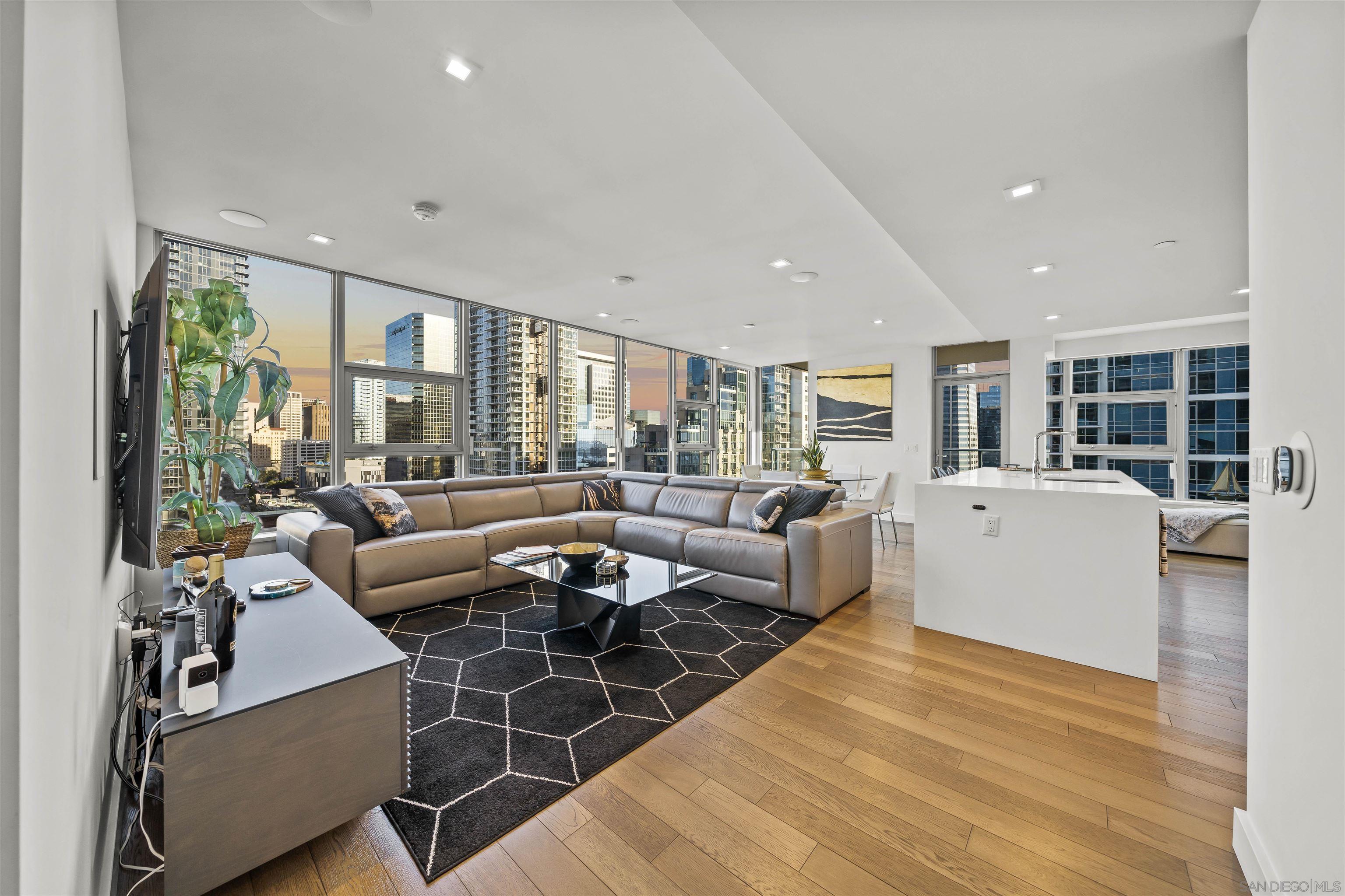 Detail Gallery Image 4 of 48 For 1388  Kettner Blvd  #1706,  San Diego,  CA 92101 - 2 Beds | 2 Baths