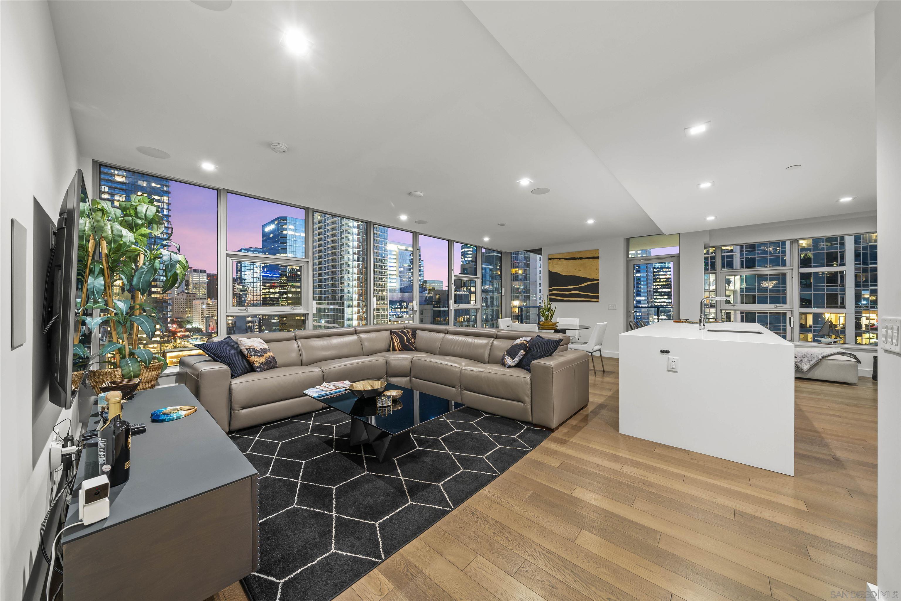 Detail Gallery Image 5 of 48 For 1388  Kettner Blvd  #1706,  San Diego,  CA 92101 - 2 Beds | 2 Baths