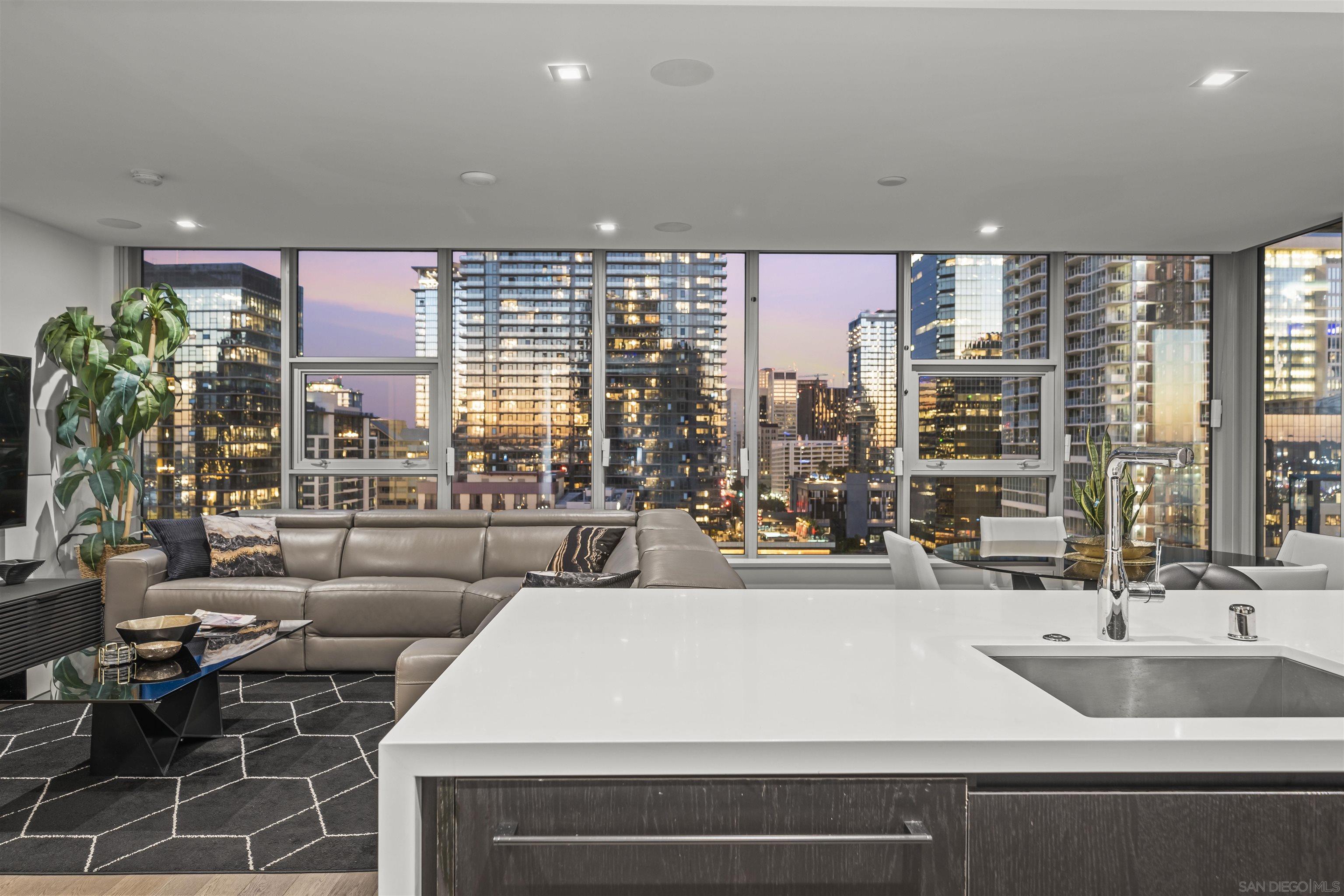 Detail Gallery Image 9 of 48 For 1388  Kettner Blvd  #1706,  San Diego,  CA 92101 - 2 Beds | 2 Baths