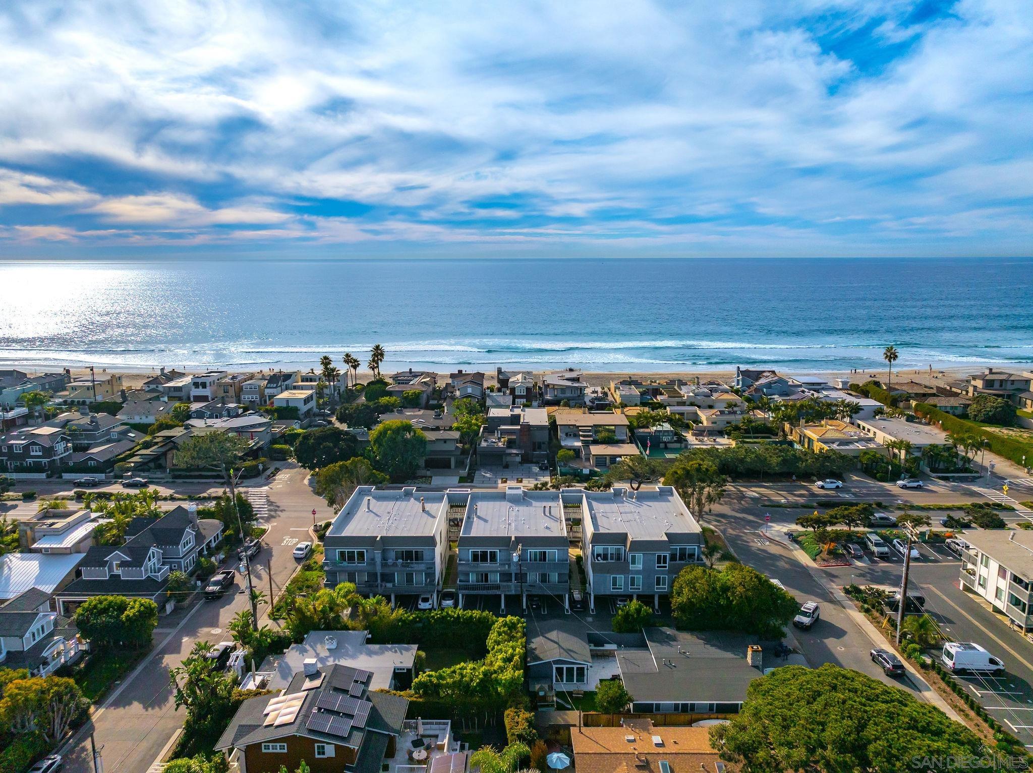 Detail Gallery Image 2 of 31 For 2721  Camino Del Mar, Del Mar,  CA 92014 - 2 Beds | 2 Baths