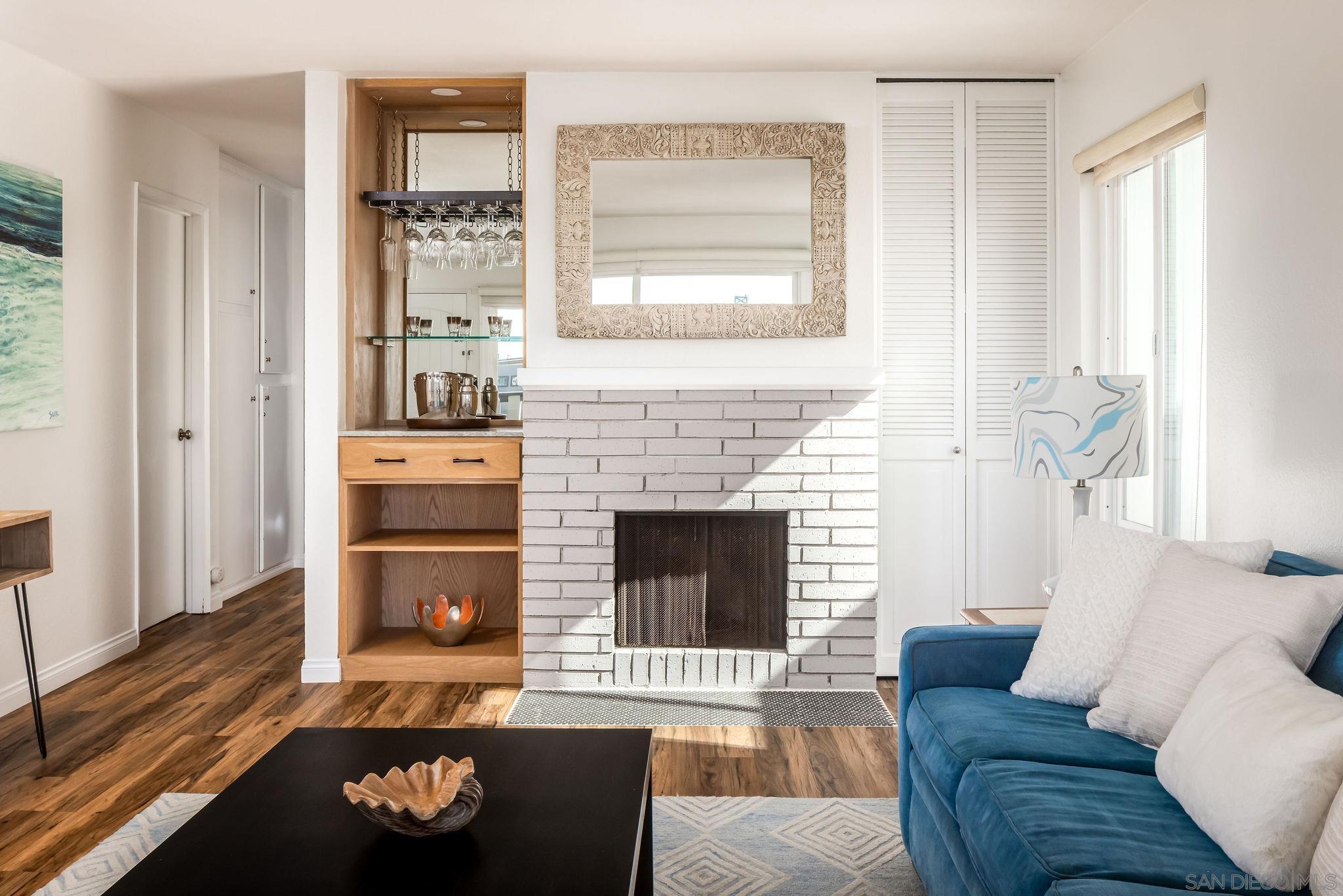 Detail Gallery Image 11 of 31 For 2721  Camino Del Mar, Del Mar,  CA 92014 - 2 Beds | 2 Baths