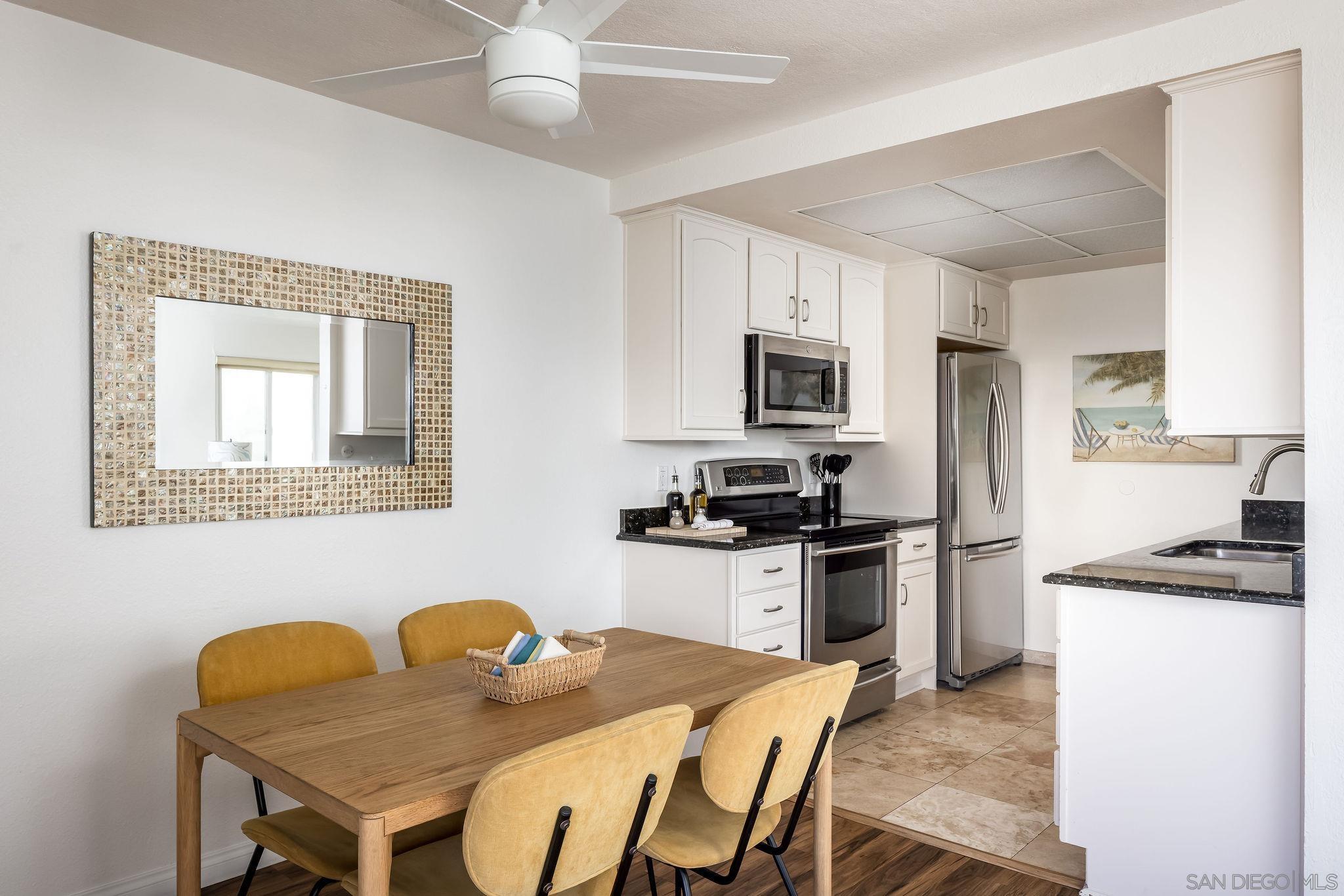 Detail Gallery Image 13 of 31 For 2721  Camino Del Mar, Del Mar,  CA 92014 - 2 Beds | 2 Baths