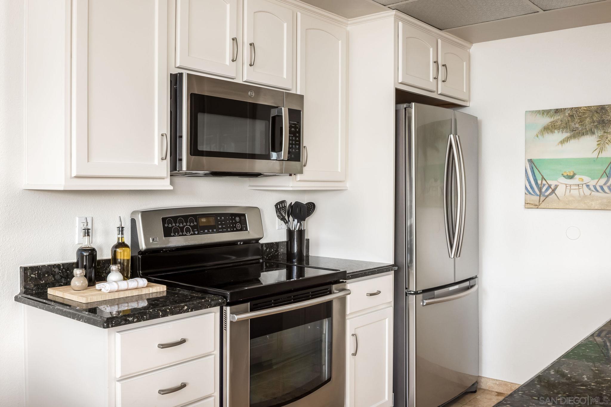 Detail Gallery Image 15 of 31 For 2721  Camino Del Mar, Del Mar,  CA 92014 - 2 Beds | 2 Baths