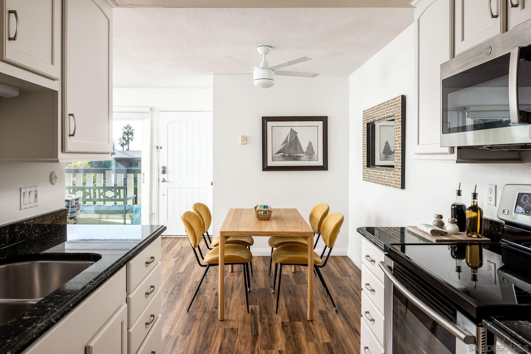 Detail Gallery Image 16 of 31 For 2721  Camino Del Mar, Del Mar,  CA 92014 - 2 Beds | 2 Baths