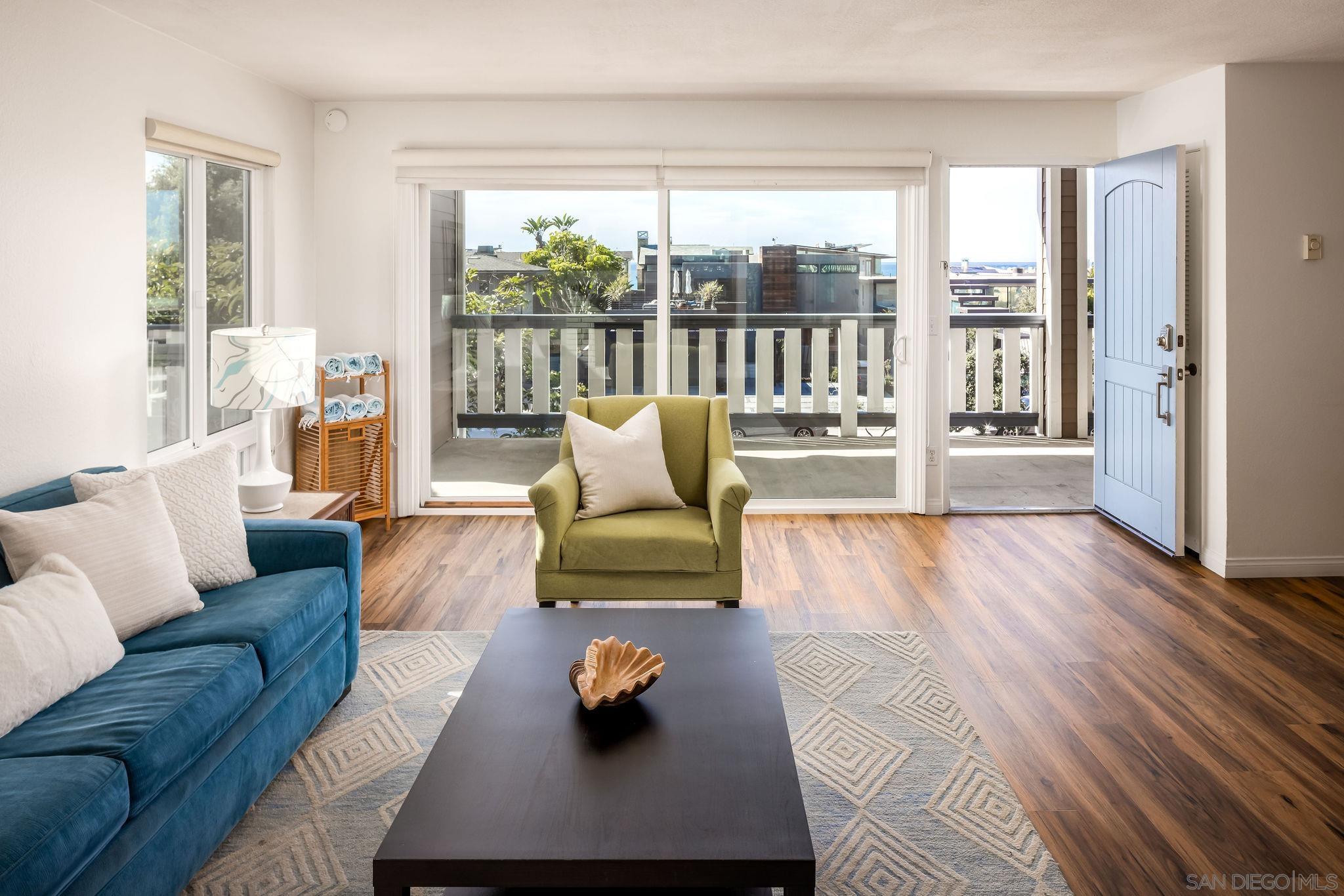 Detail Gallery Image 8 of 31 For 2721  Camino Del Mar, Del Mar,  CA 92014 - 2 Beds | 2 Baths