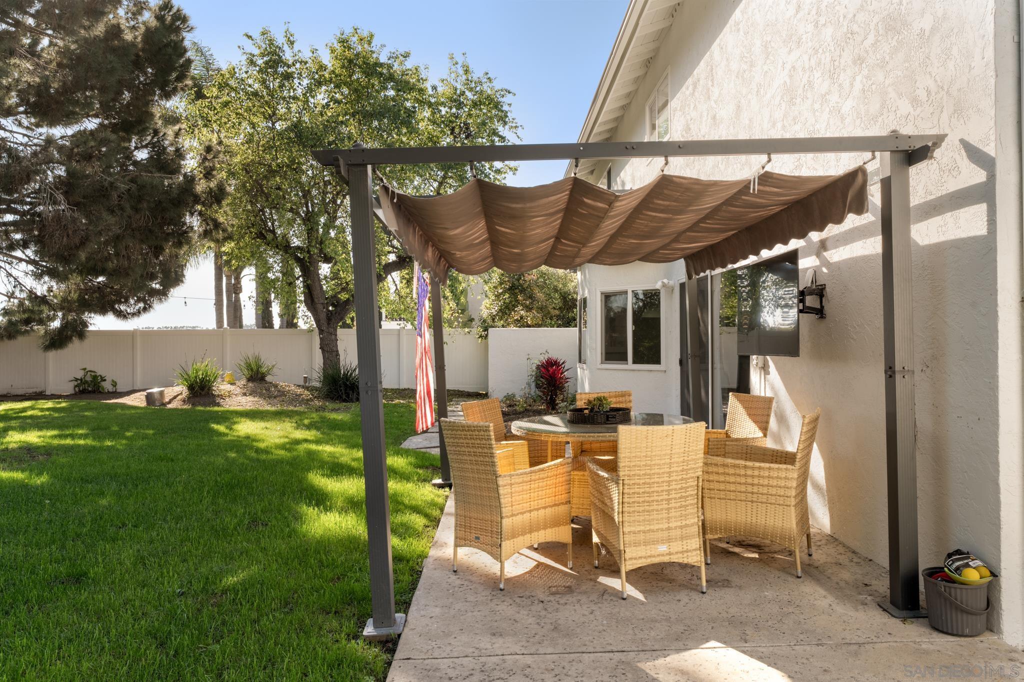 Detail Gallery Image 27 of 36 For 2927  Levante St, Carlsbad,  CA 92009 - 4 Beds | 2/1 Baths