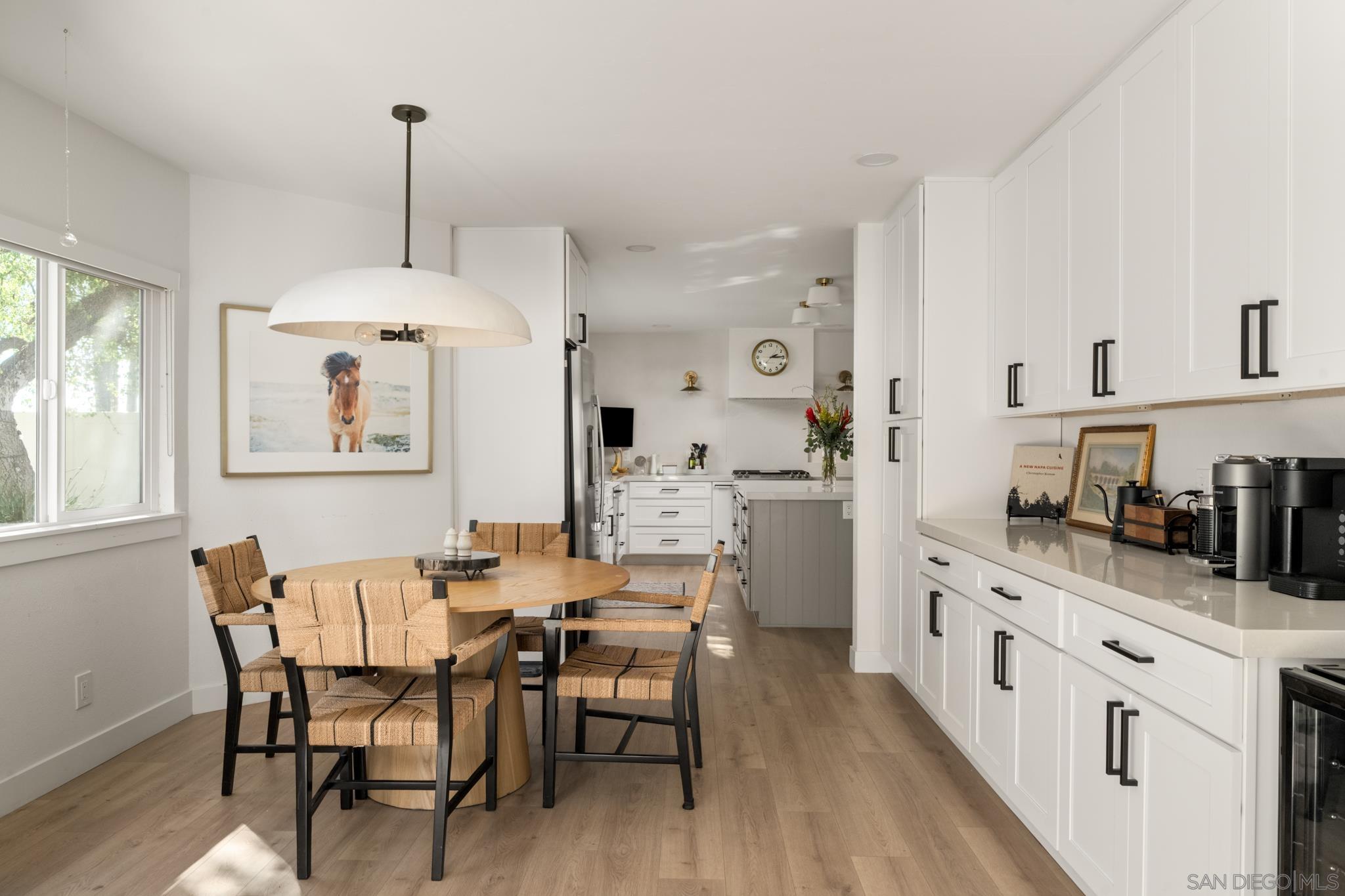 Detail Gallery Image 4 of 36 For 2927  Levante St, Carlsbad,  CA 92009 - 4 Beds | 2/1 Baths