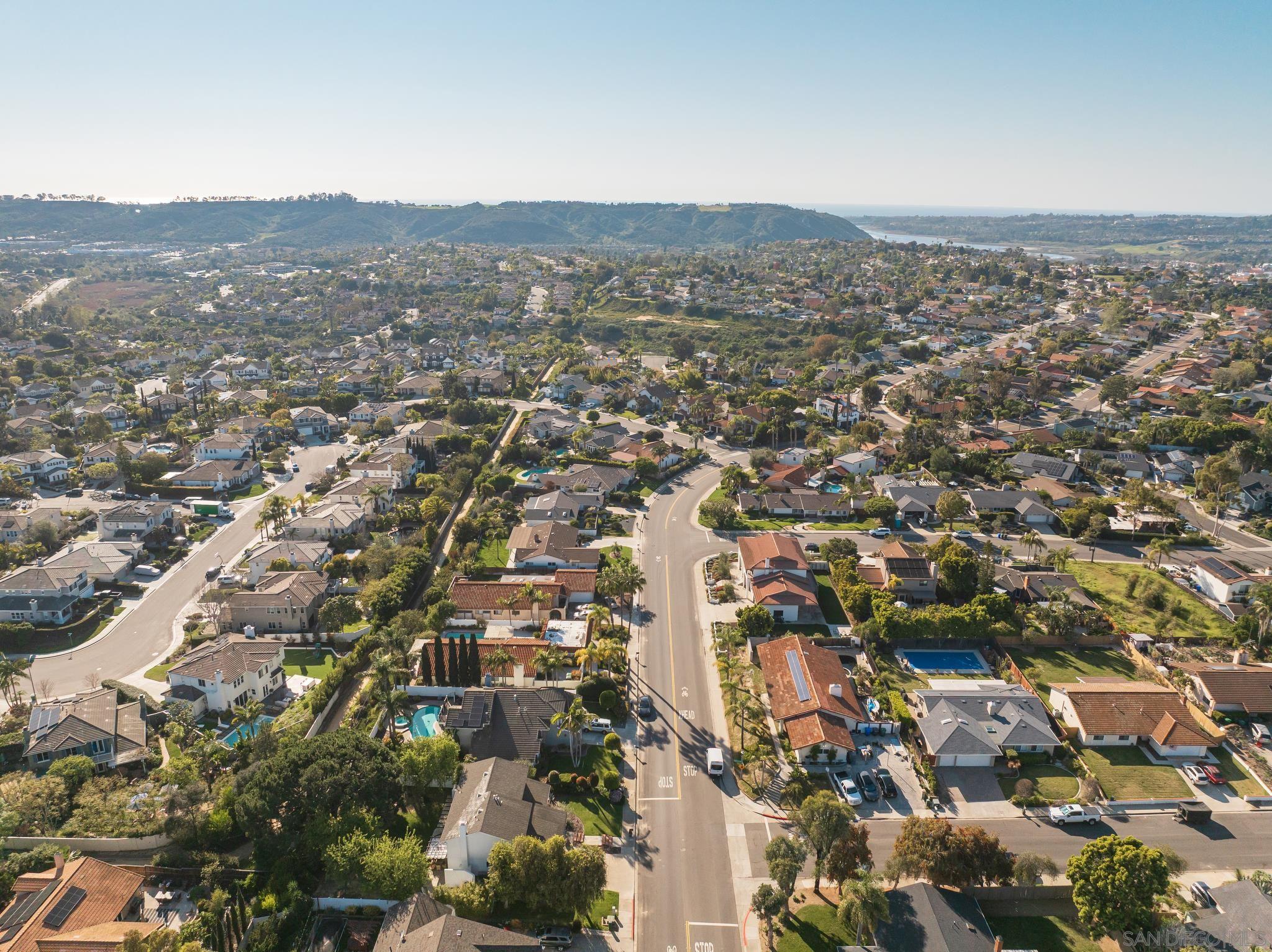 Detail Gallery Image 32 of 36 For 2927  Levante St, Carlsbad,  CA 92009 - 4 Beds | 2/1 Baths