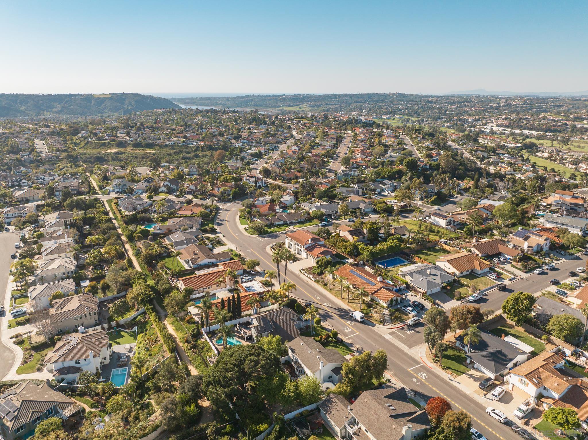 Detail Gallery Image 33 of 36 For 2927  Levante St, Carlsbad,  CA 92009 - 4 Beds | 2/1 Baths