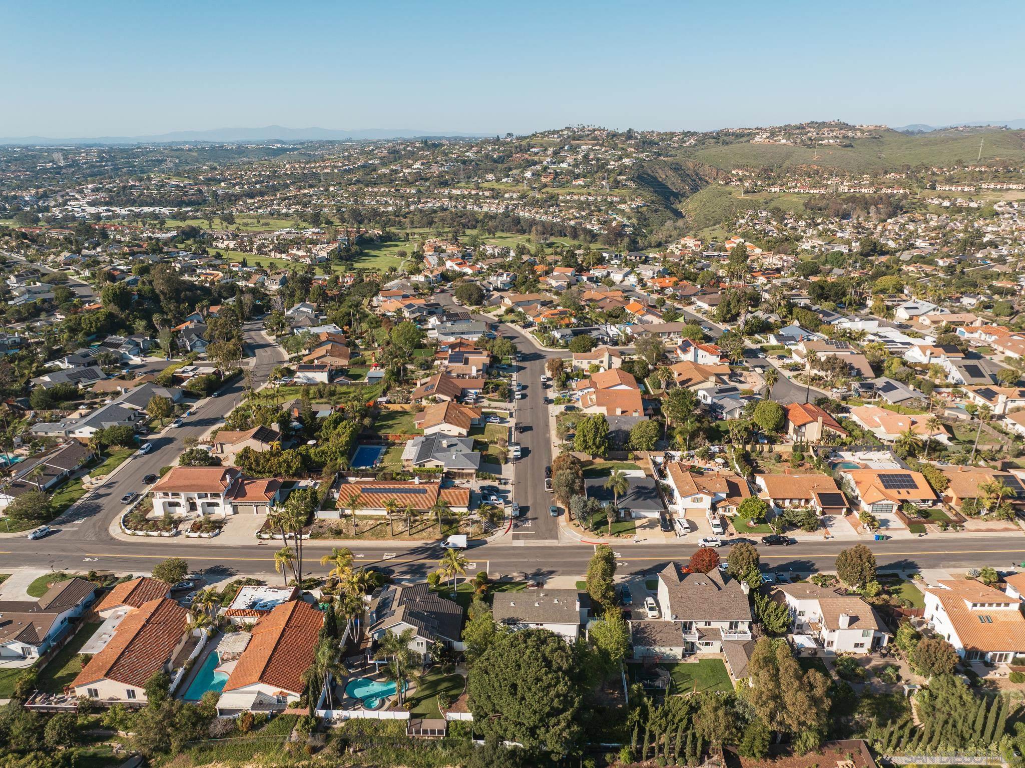 Detail Gallery Image 34 of 36 For 2927  Levante St, Carlsbad,  CA 92009 - 4 Beds | 2/1 Baths