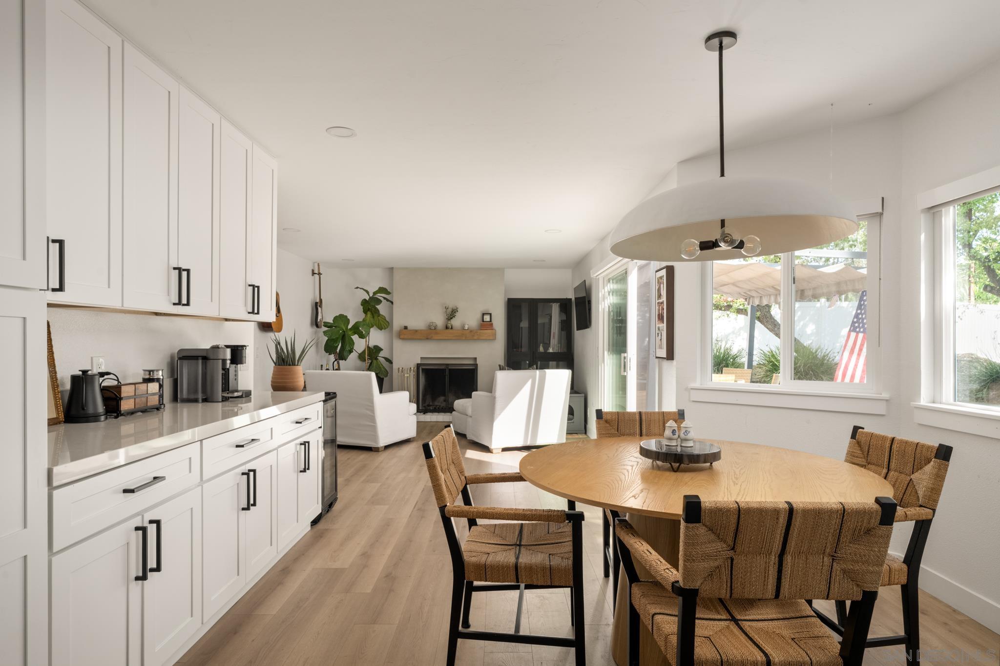 Detail Gallery Image 5 of 36 For 2927  Levante St, Carlsbad,  CA 92009 - 4 Beds | 2/1 Baths