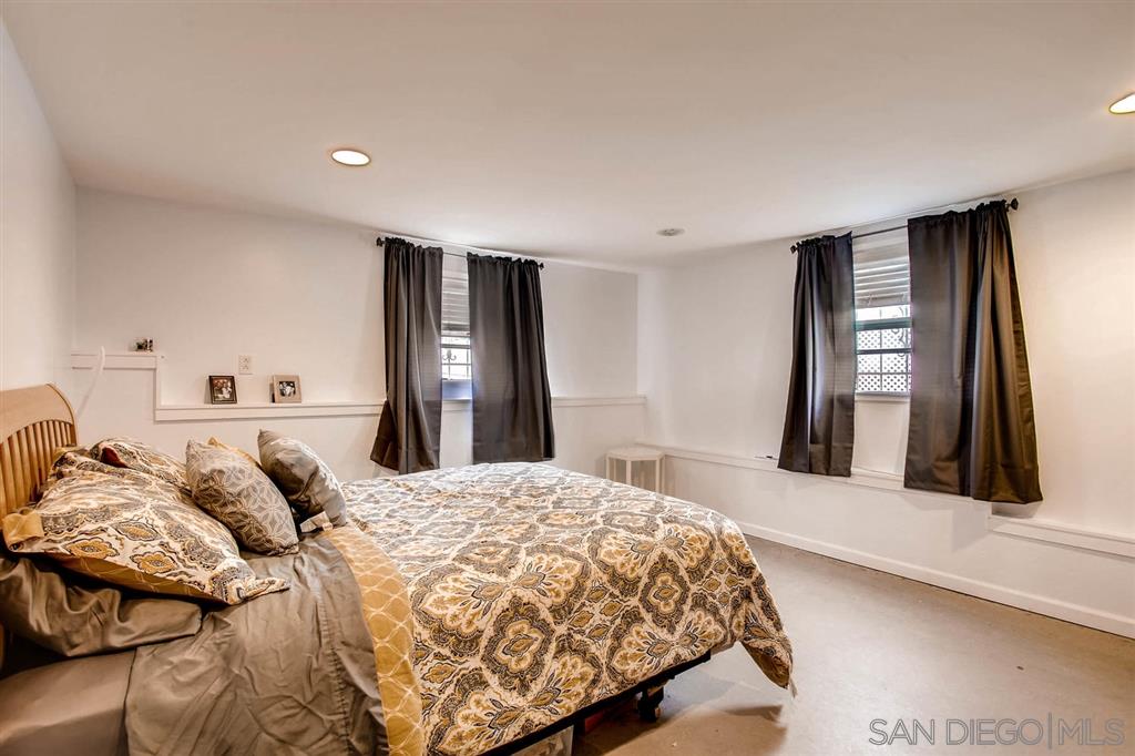 Detail Gallery Image 5 of 10 For 4052  Tennyson Street  Terrace Level, San Diego,  CA 92107 - 3 Beds | 1 Baths