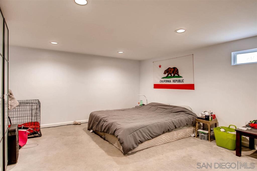 Detail Gallery Image 6 of 10 For 4052  Tennyson Street  Terrace Level, San Diego,  CA 92107 - 3 Beds | 1 Baths