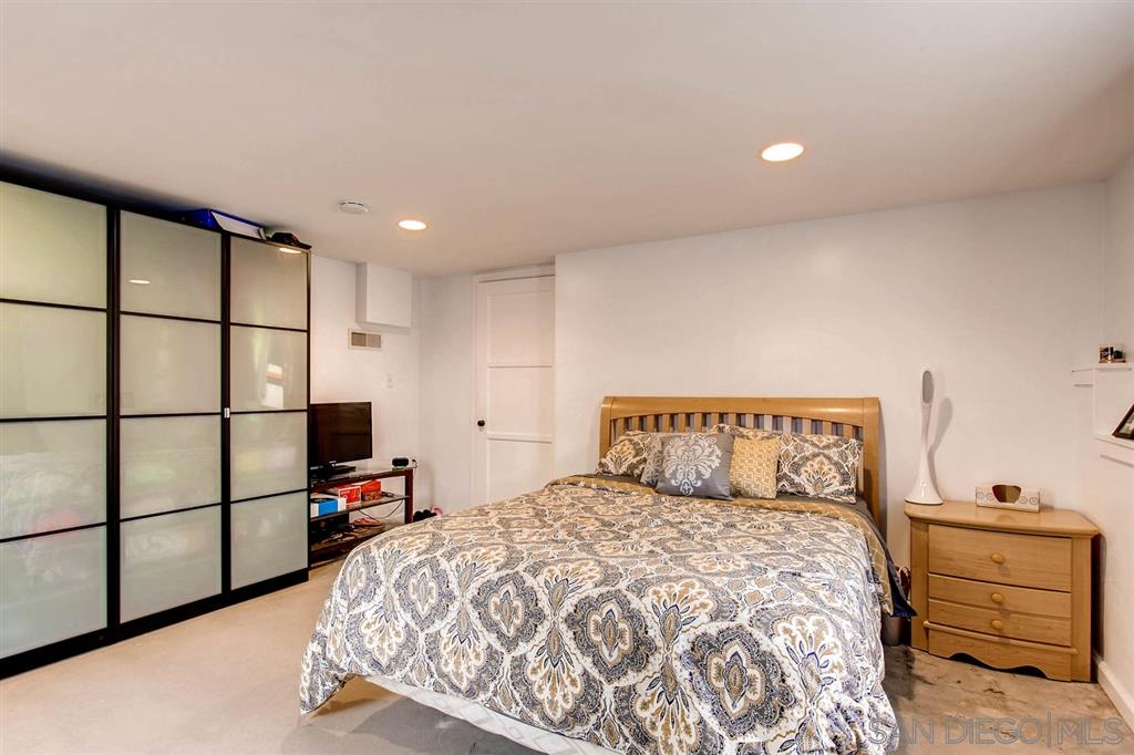 Detail Gallery Image 7 of 10 For 4052  Tennyson Street  Terrace Level, San Diego,  CA 92107 - 3 Beds | 1 Baths