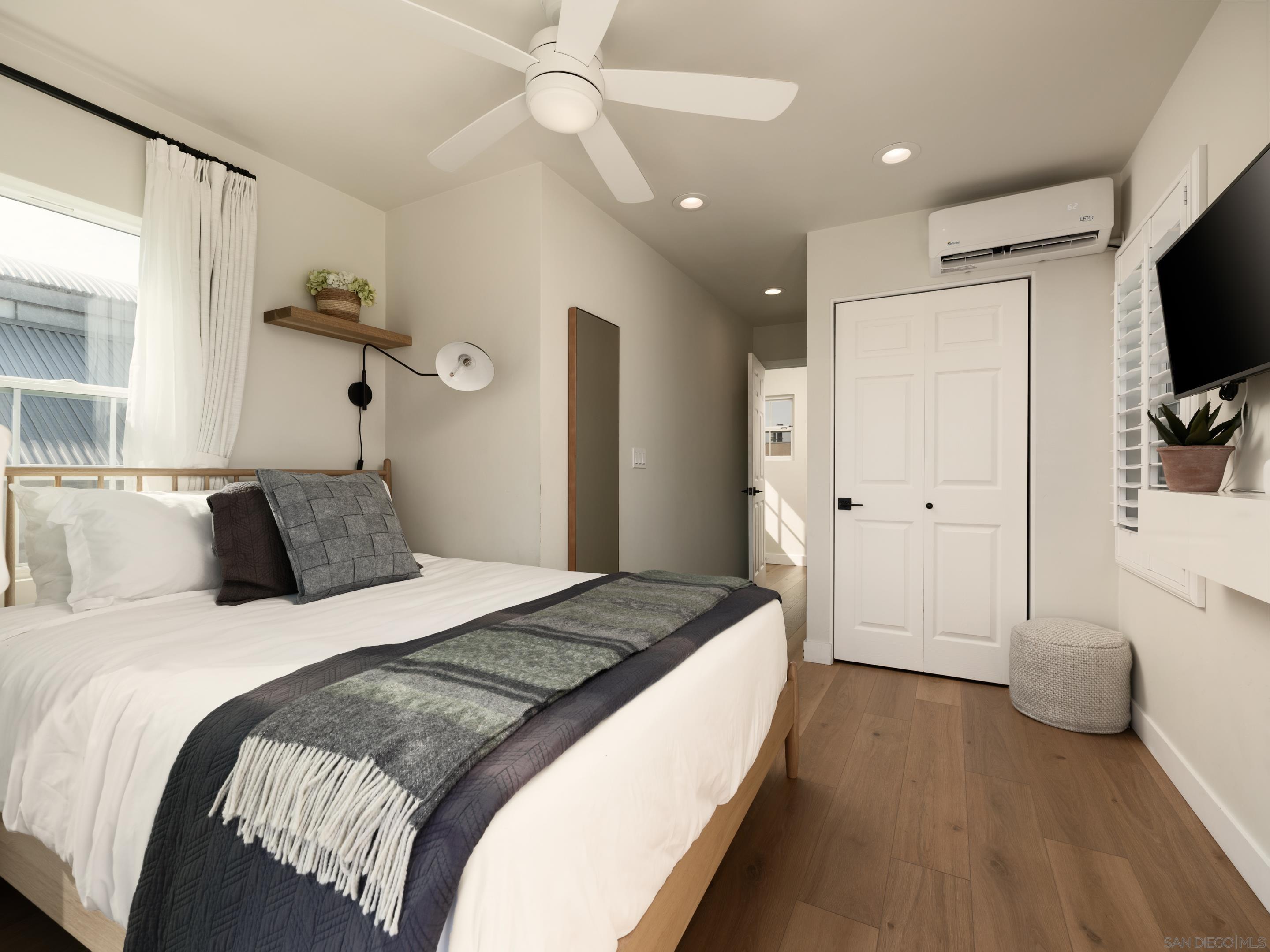 Detail Gallery Image 13 of 28 For 822  Seagirt Ct, San Diego,  CA 92109 - 3 Beds | 3 Baths