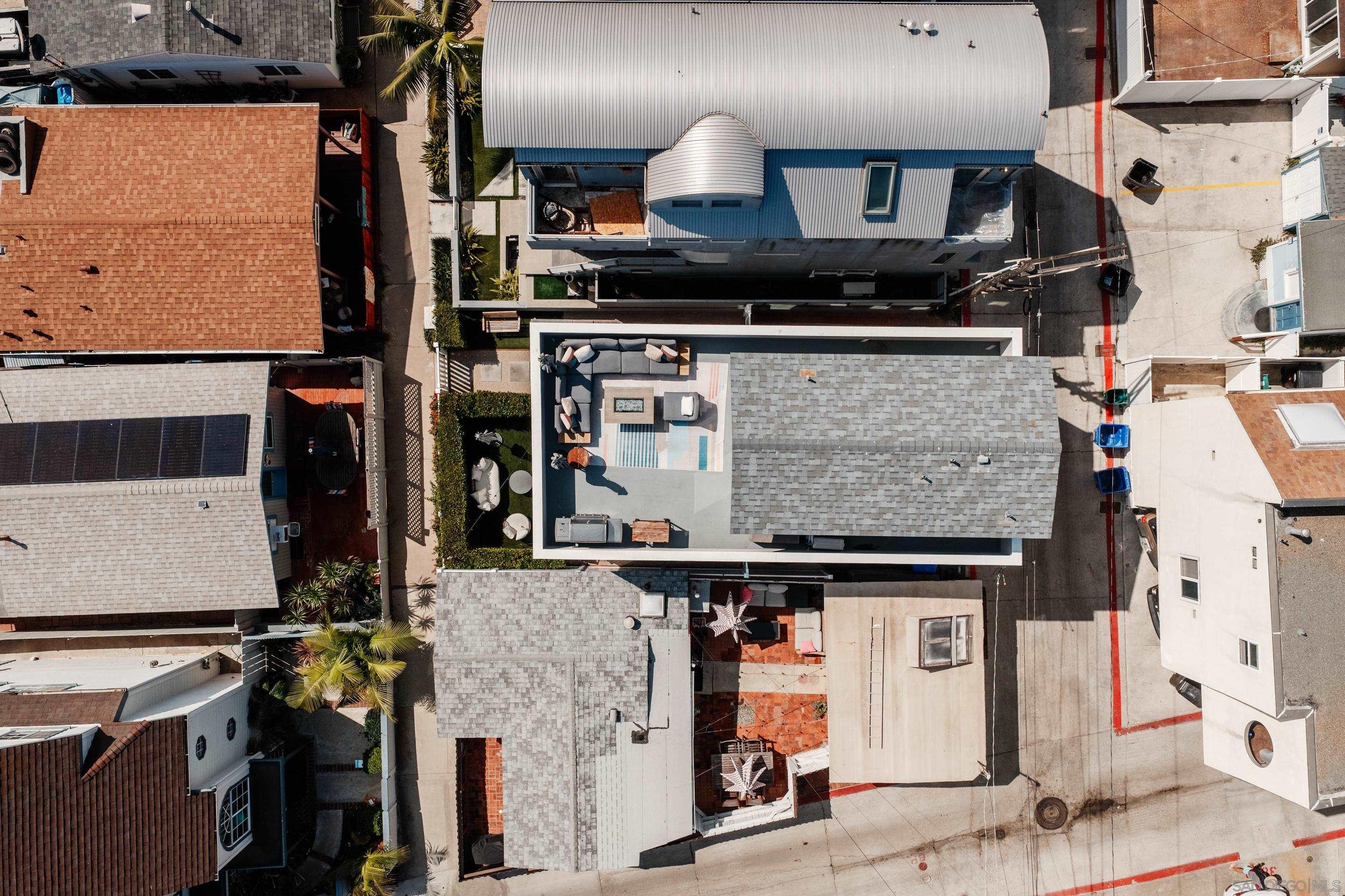 Detail Gallery Image 26 of 28 For 822  Seagirt Ct, San Diego,  CA 92109 - 3 Beds | 3 Baths