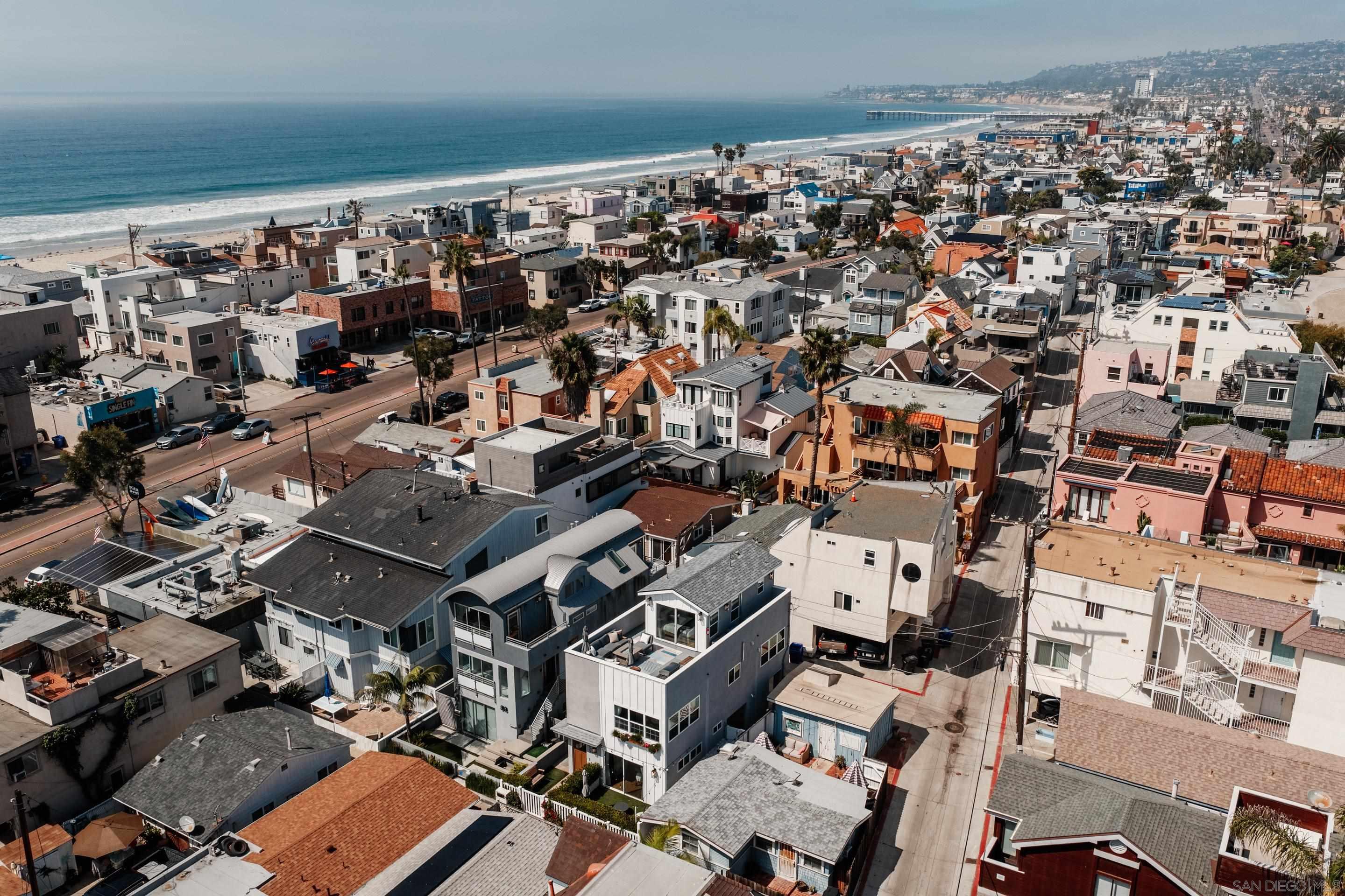 Detail Gallery Image 27 of 28 For 822  Seagirt Ct, San Diego,  CA 92109 - 3 Beds | 3 Baths