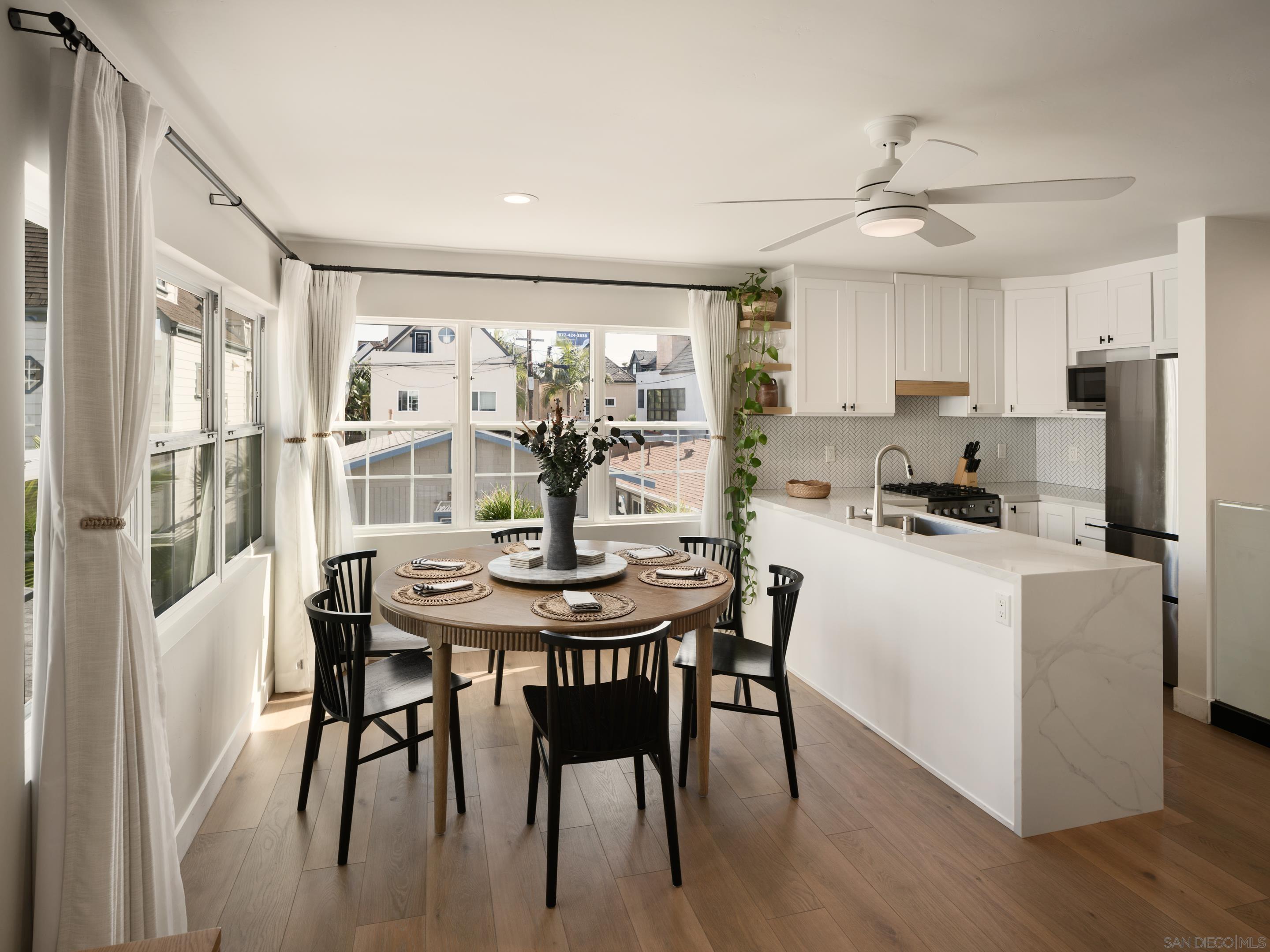 Detail Gallery Image 6 of 28 For 822  Seagirt Ct, San Diego,  CA 92109 - 3 Beds | 3 Baths