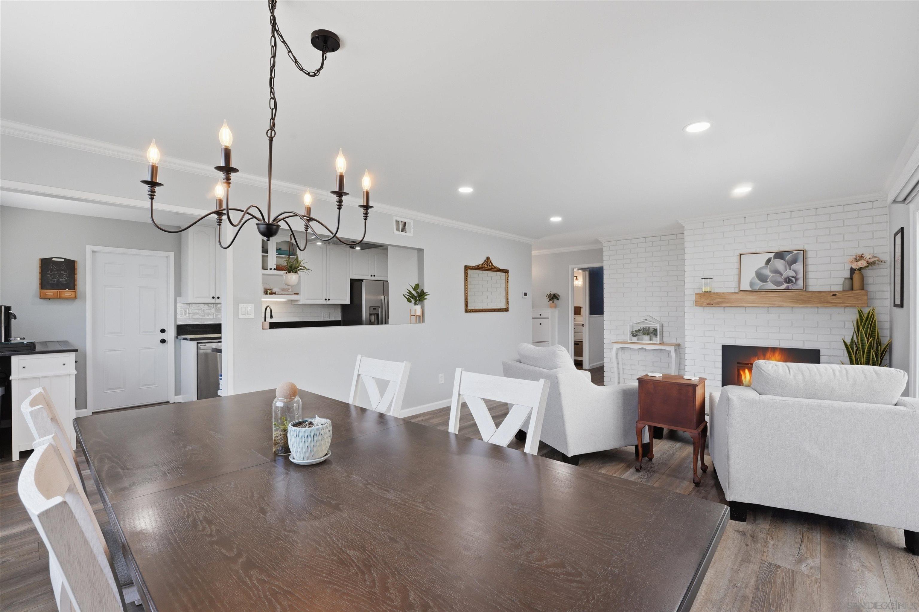 Detail Gallery Image 18 of 53 For 8182  Beaver Lake Dr, San Diego,  CA 92119 - 3 Beds | 2 Baths