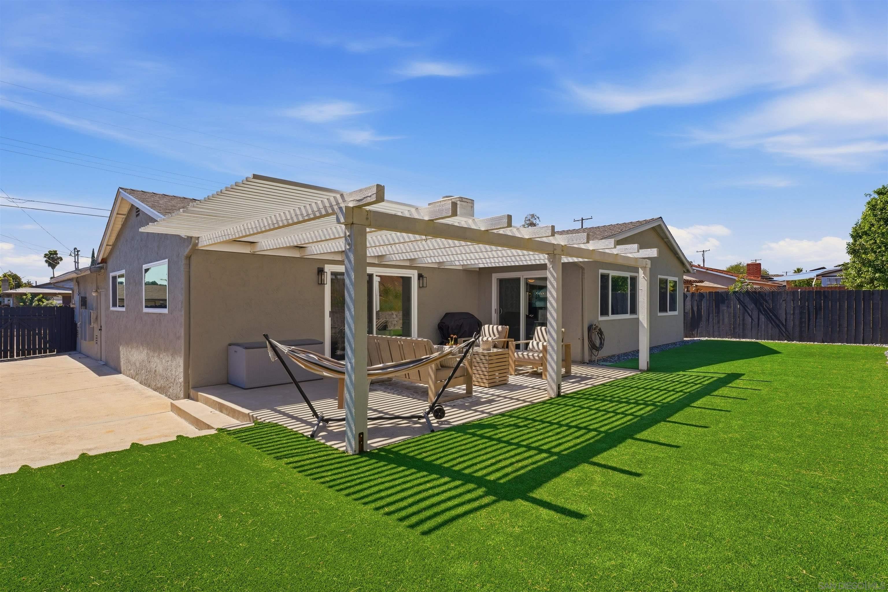 Detail Gallery Image 32 of 53 For 8182  Beaver Lake Dr, San Diego,  CA 92119 - 3 Beds | 2 Baths