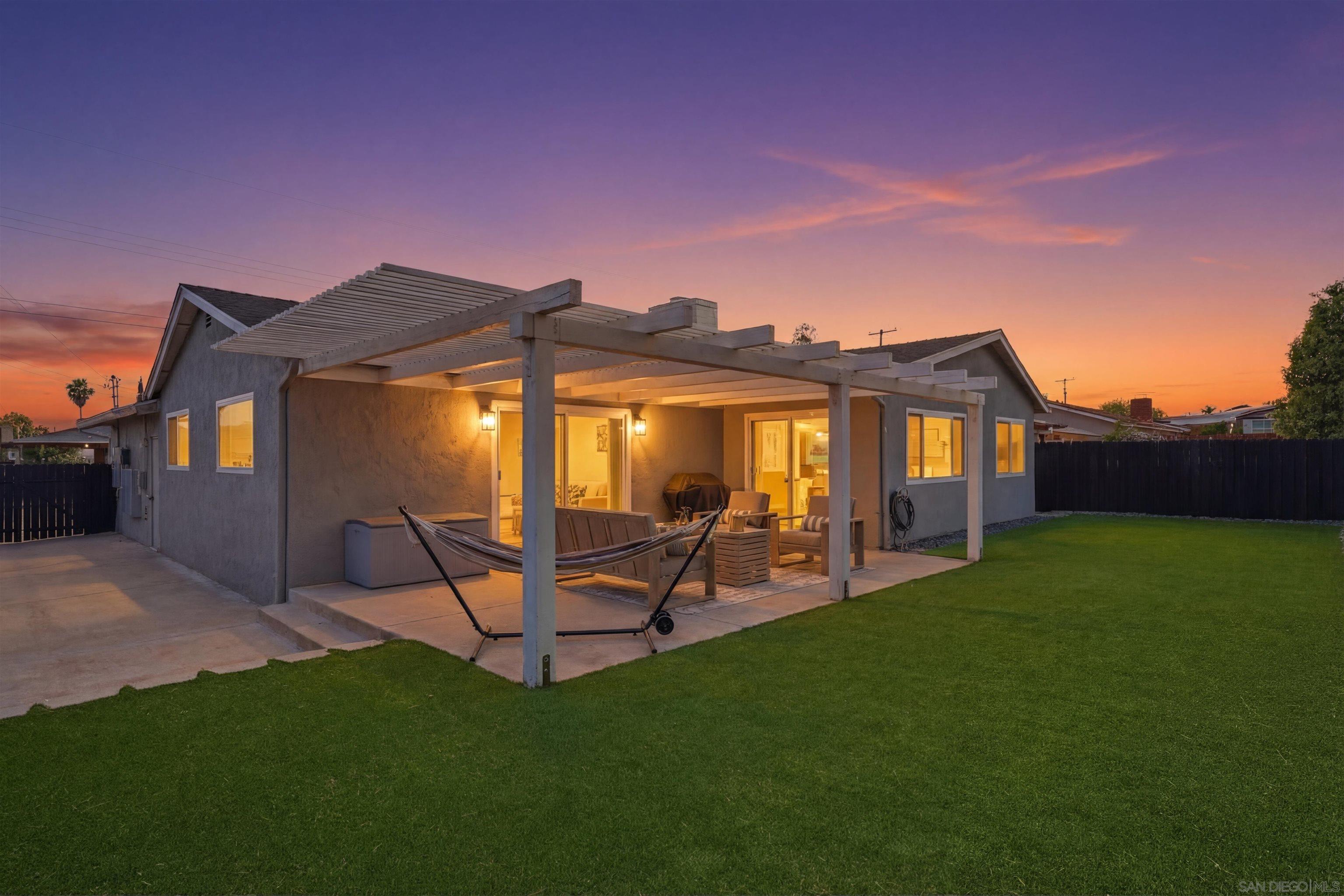 Detail Gallery Image 39 of 53 For 8182  Beaver Lake Dr, San Diego,  CA 92119 - 3 Beds | 2 Baths