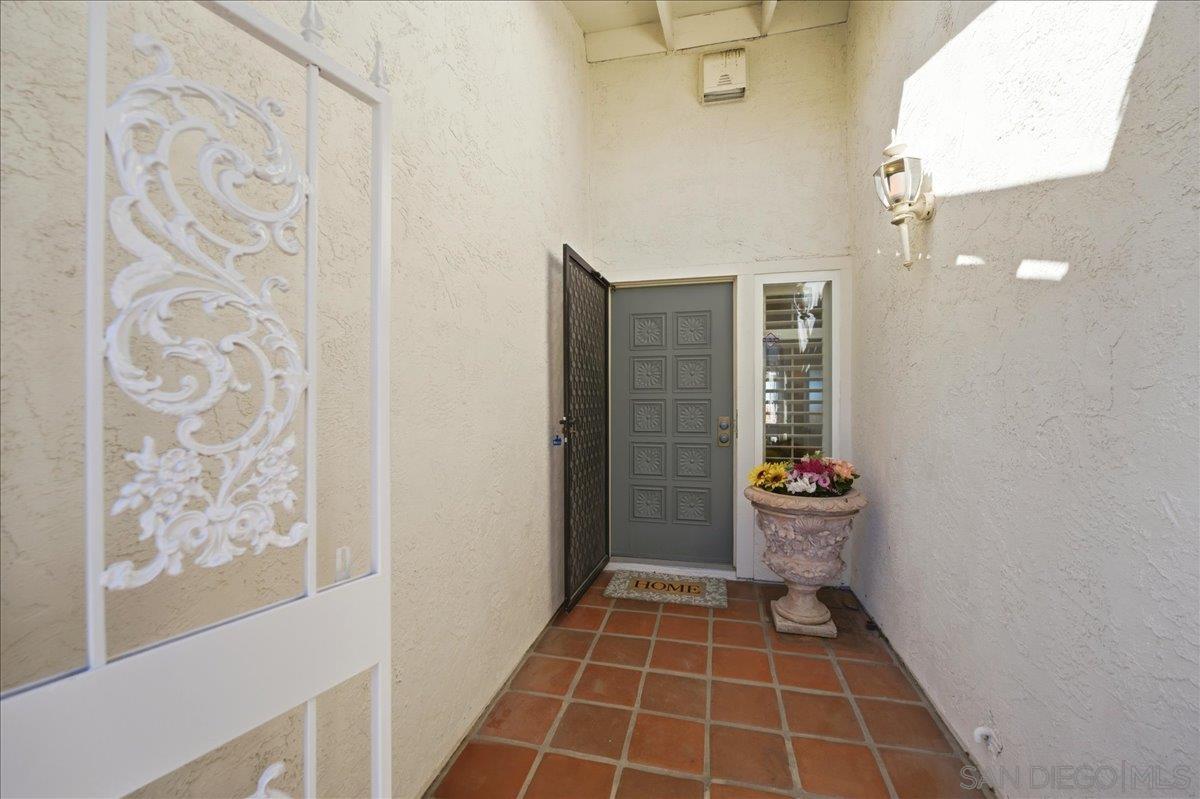 Detail Gallery Image 3 of 27 For 6733  Hyacinth, Carlsbad,  CA 92011 - 2 Beds | 2 Baths