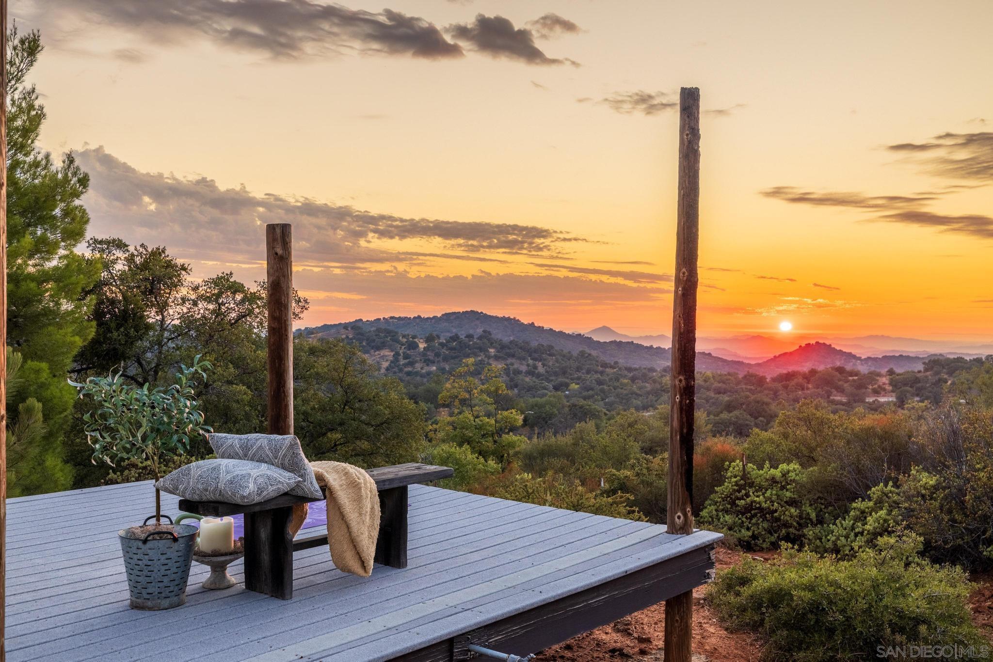 Detail Gallery Image 2 of 37 For 5222  Pine Hills Rd, Julian,  CA 92036 - 3 Beds | 2 Baths