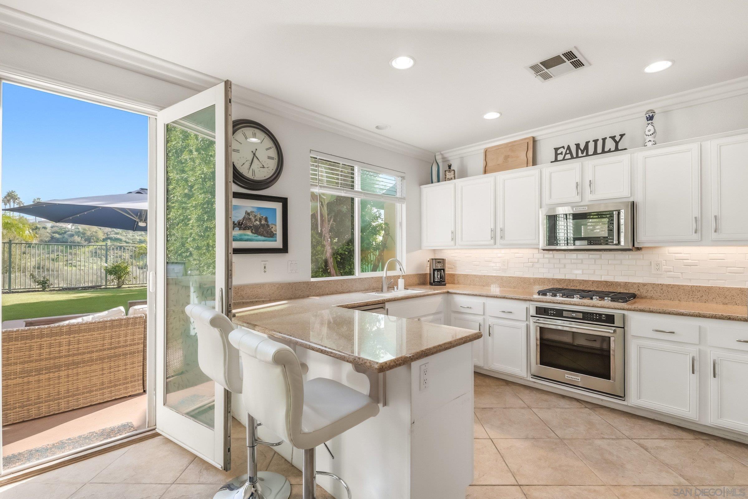 Detail Gallery Image 13 of 33 For 8283  Bryn Glen Way, San Diego,  CA 92129 - 3 Beds | 2/1 Baths