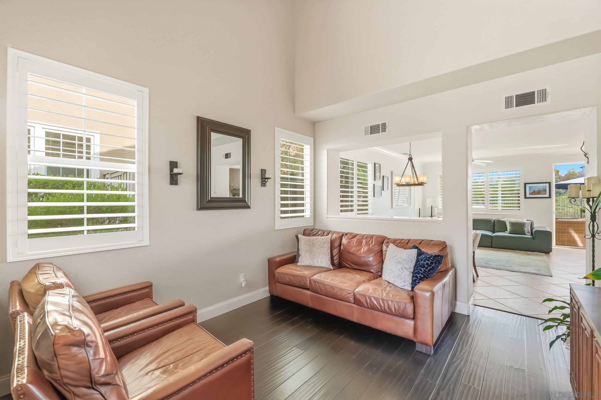 Detail Gallery Image 15 of 33 For 8283  Bryn Glen Way, San Diego,  CA 92129 - 3 Beds | 2/1 Baths