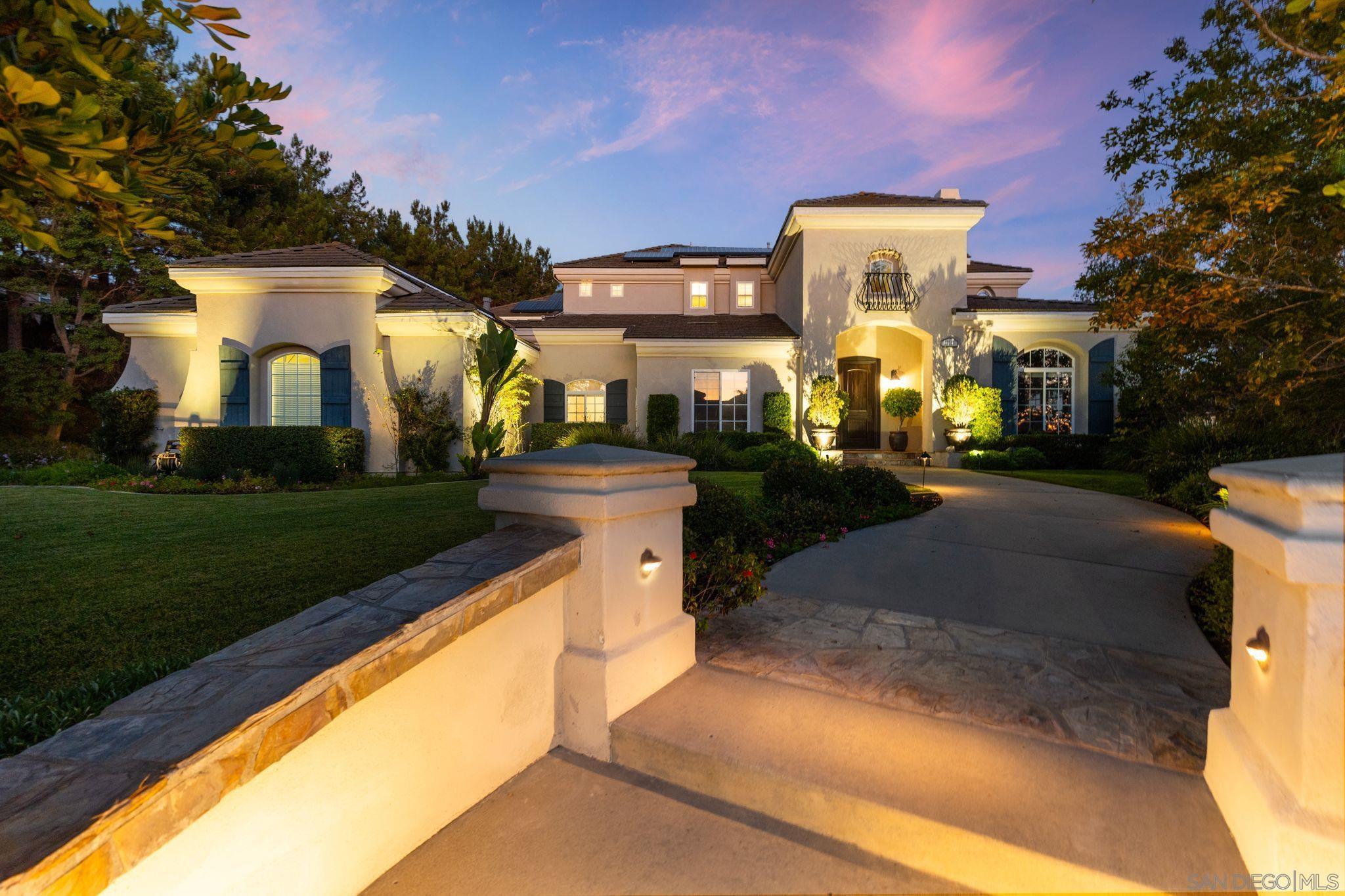 Detail Gallery Image 2 of 48 For 17117  Tallow Tree Lane, San Diego,  CA 92127 - 6 Beds | 5/1 Baths