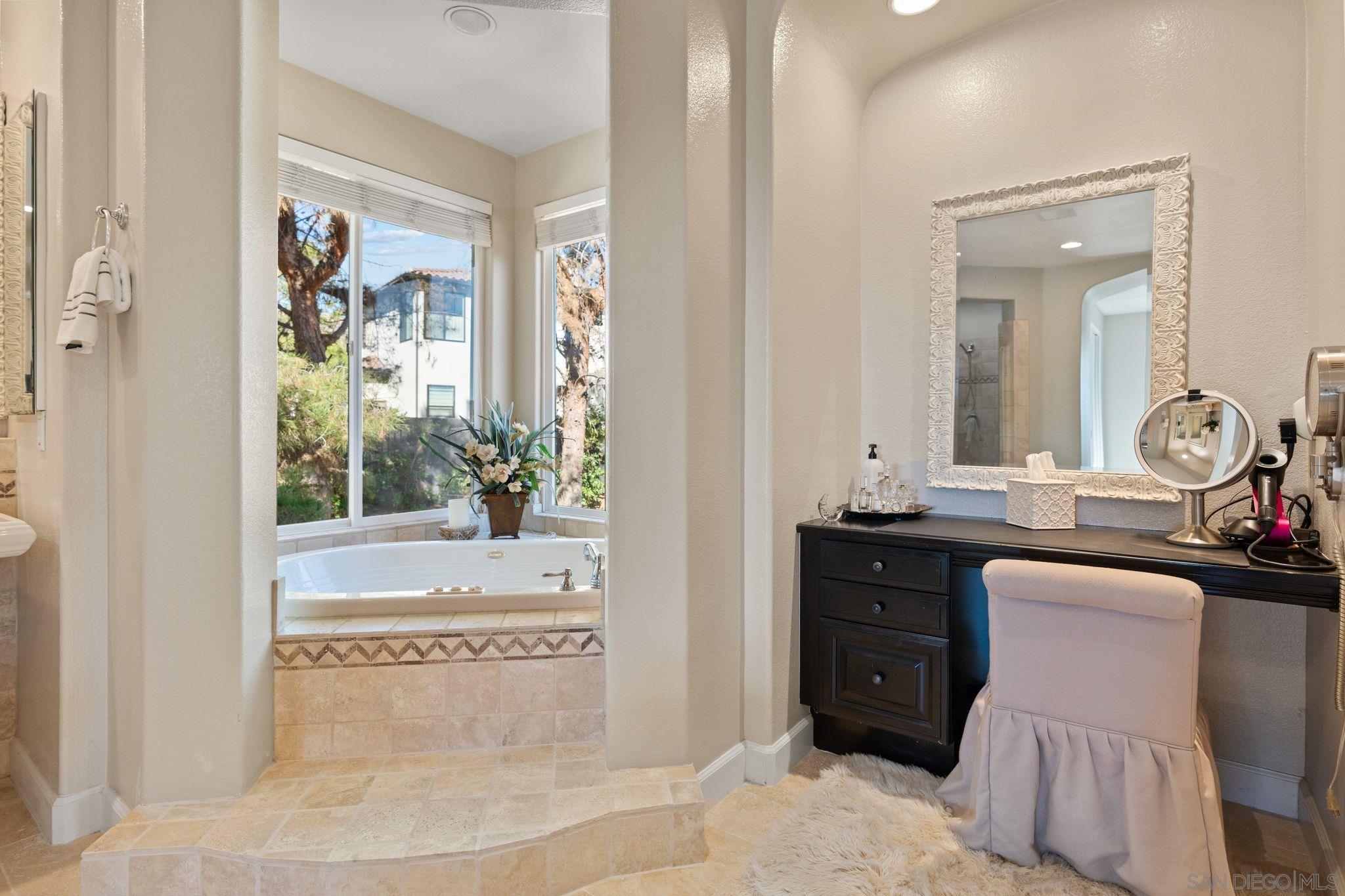Detail Gallery Image 26 of 48 For 17117  Tallow Tree Lane, San Diego,  CA 92127 - 6 Beds | 5/1 Baths