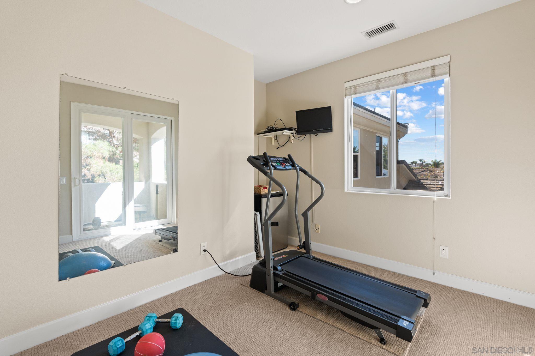 Detail Gallery Image 28 of 48 For 17117  Tallow Tree Lane, San Diego,  CA 92127 - 6 Beds | 5/1 Baths